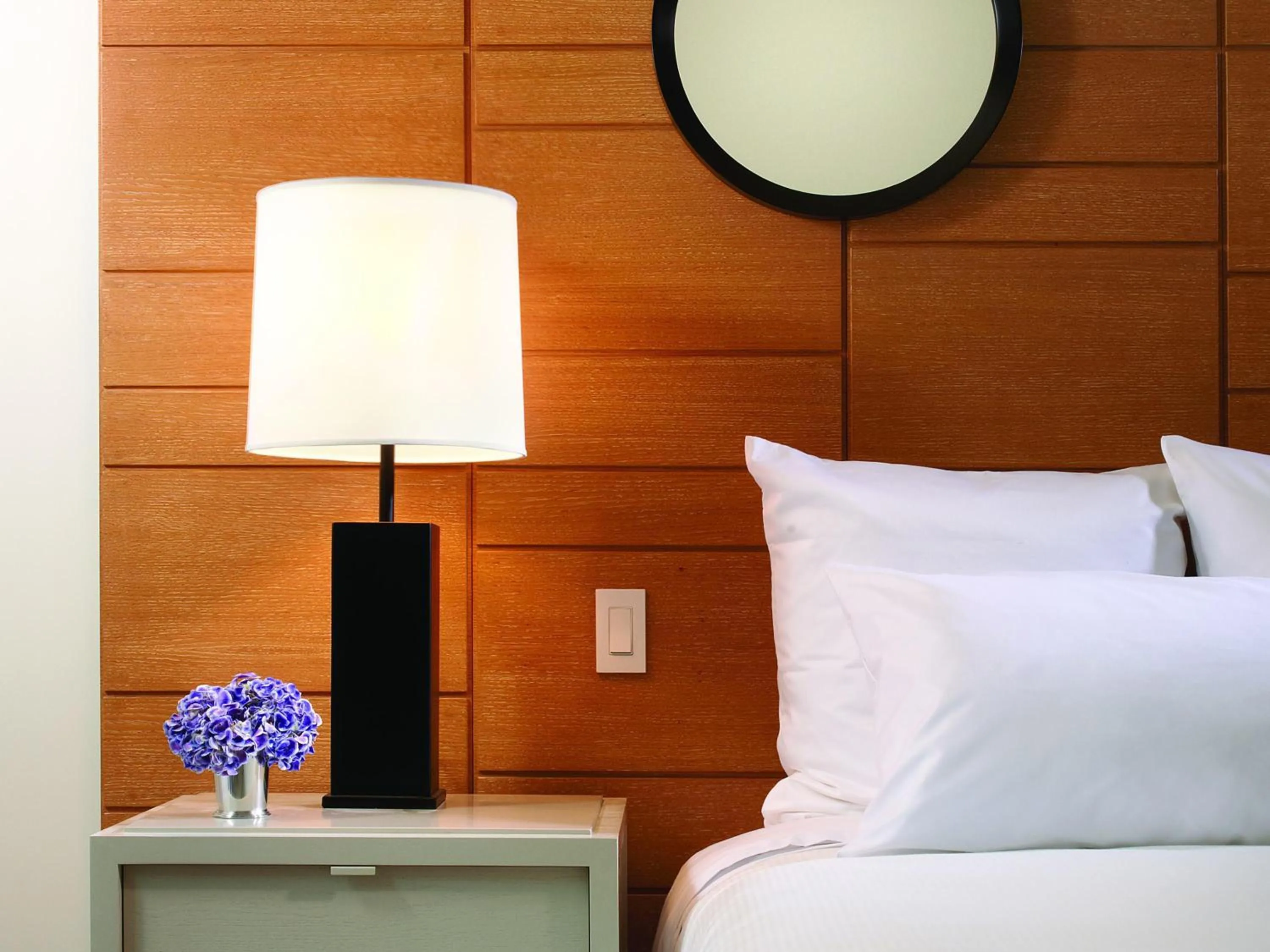 Deluxe King Room in 21c Museum Hotel Cincinnati