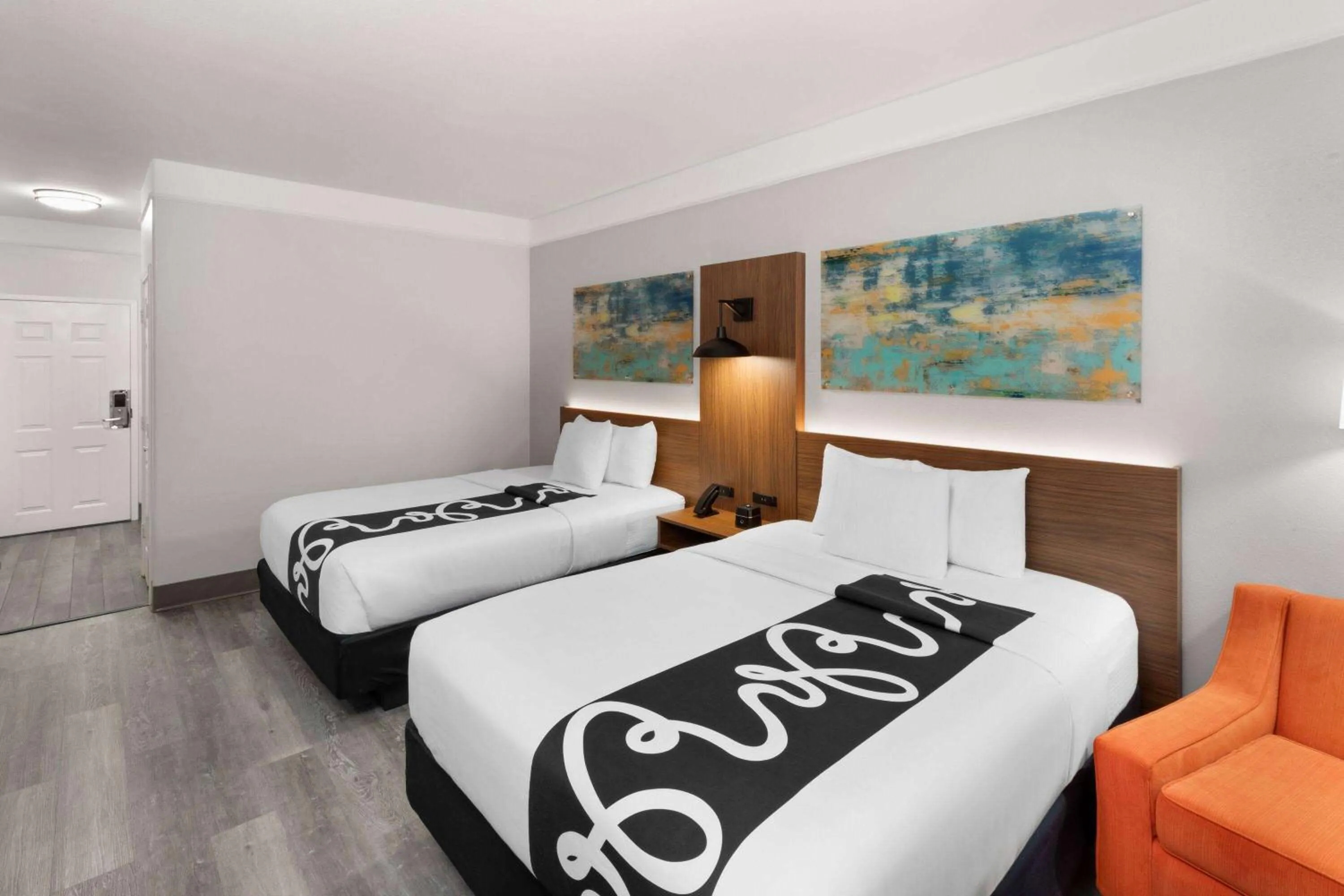 Queen Room with Two Queen Beds and Bath Tub - Mobility/Hearing Access - Non-Smoking in La Quinta by Wyndham Angleton