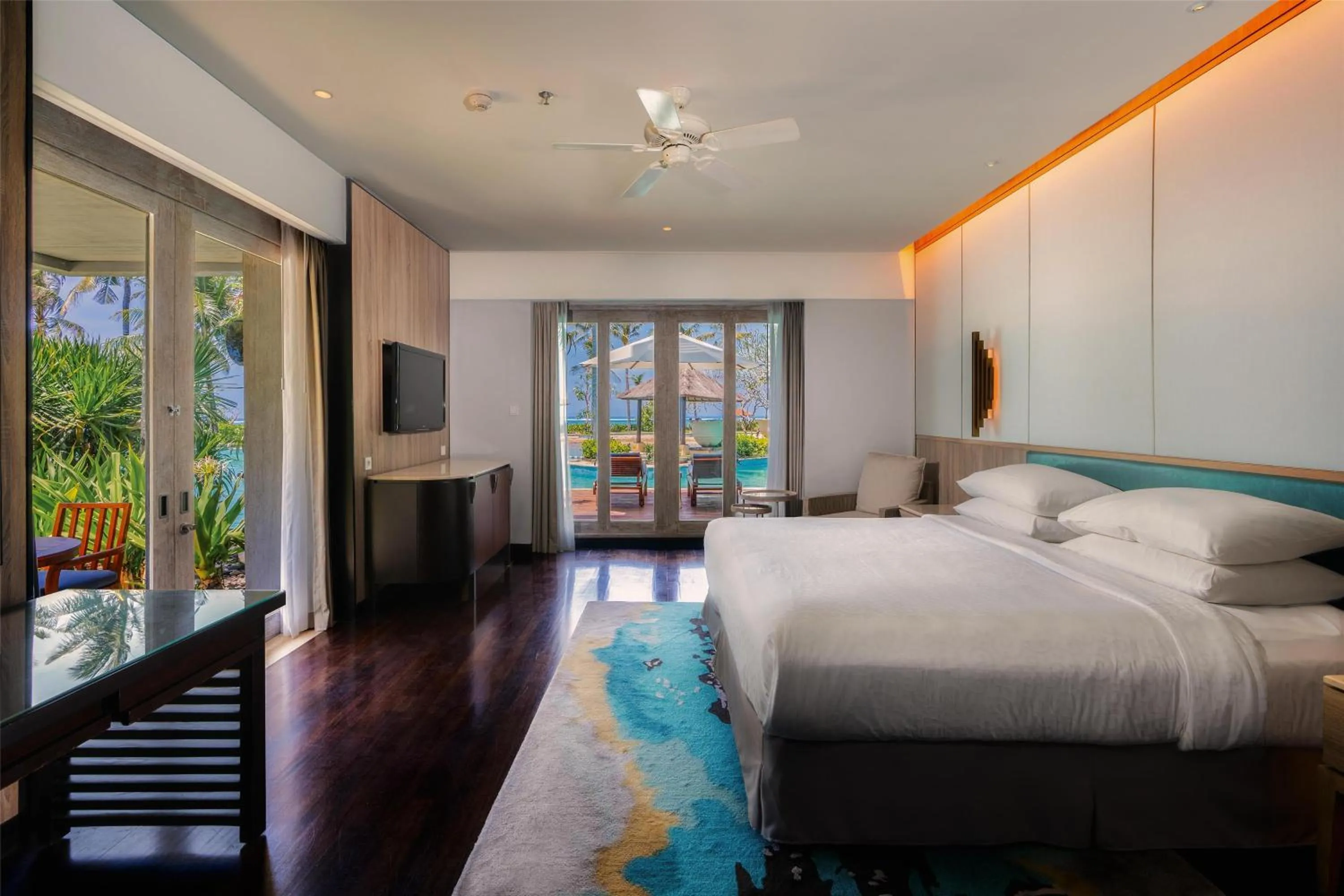 King Suite - Lagoon Access in Conrad Bali