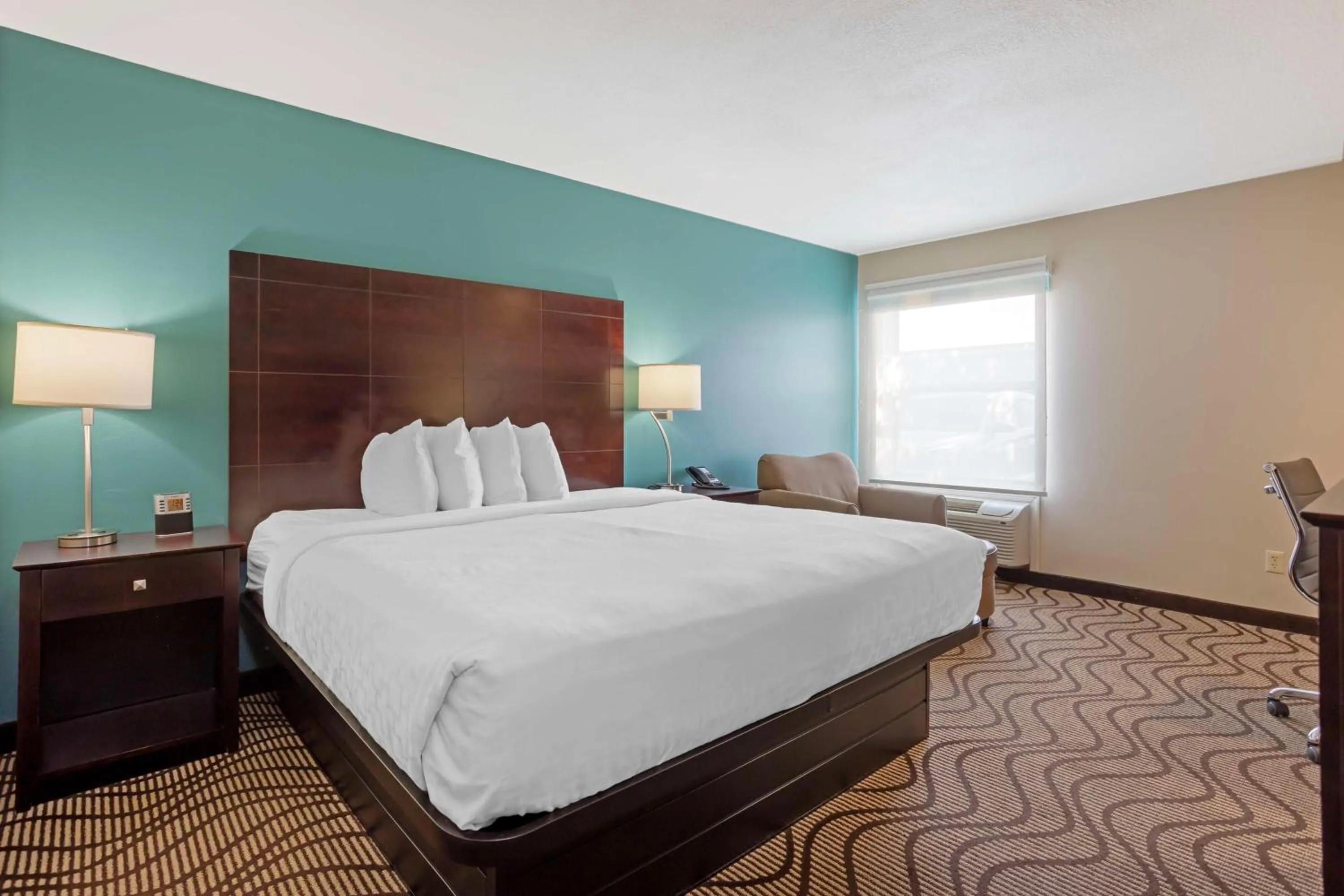King Room in Best Western Plus Lonoke Hotel