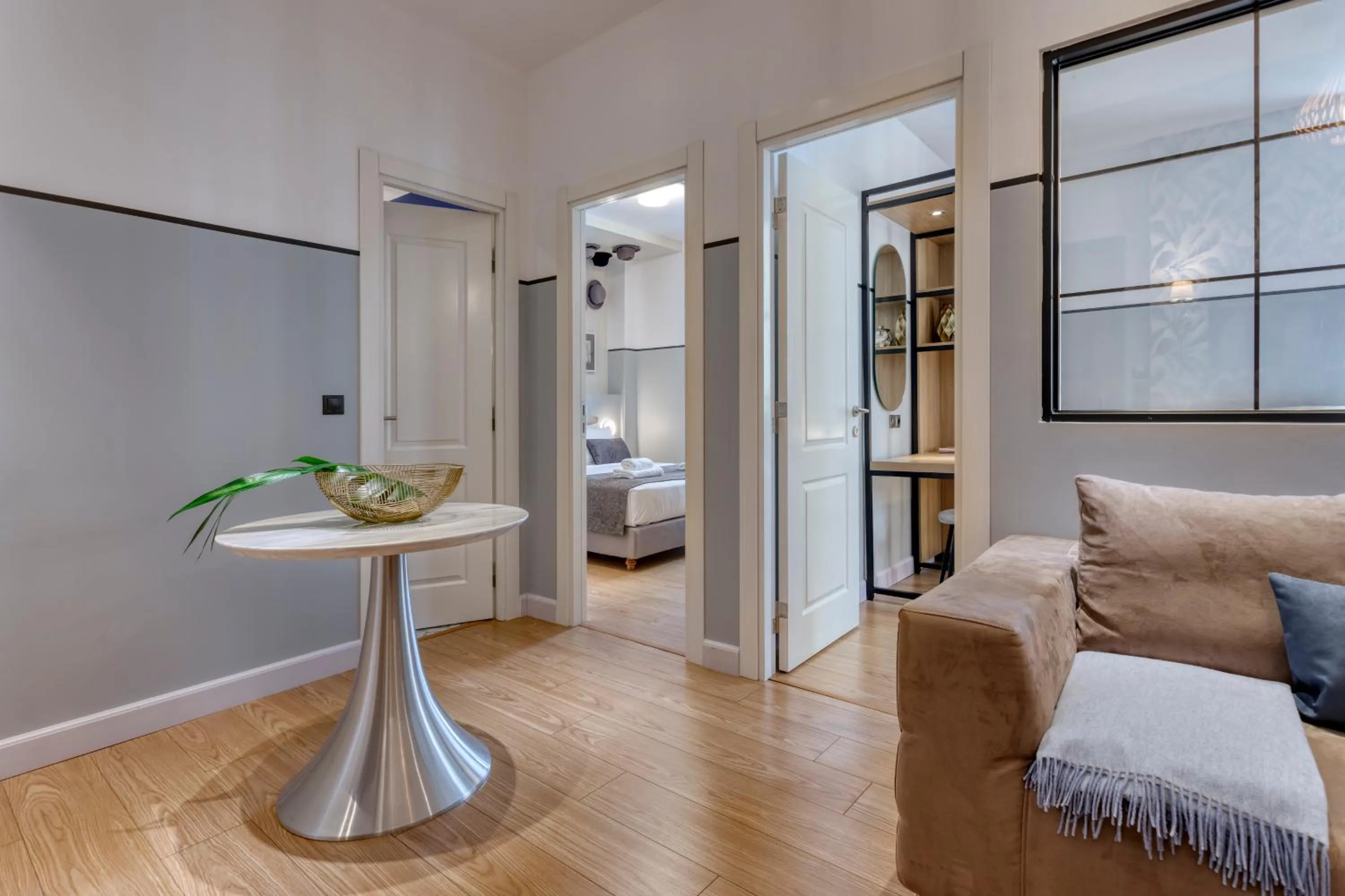 Deluxe Suite in The Pinnacle Athens