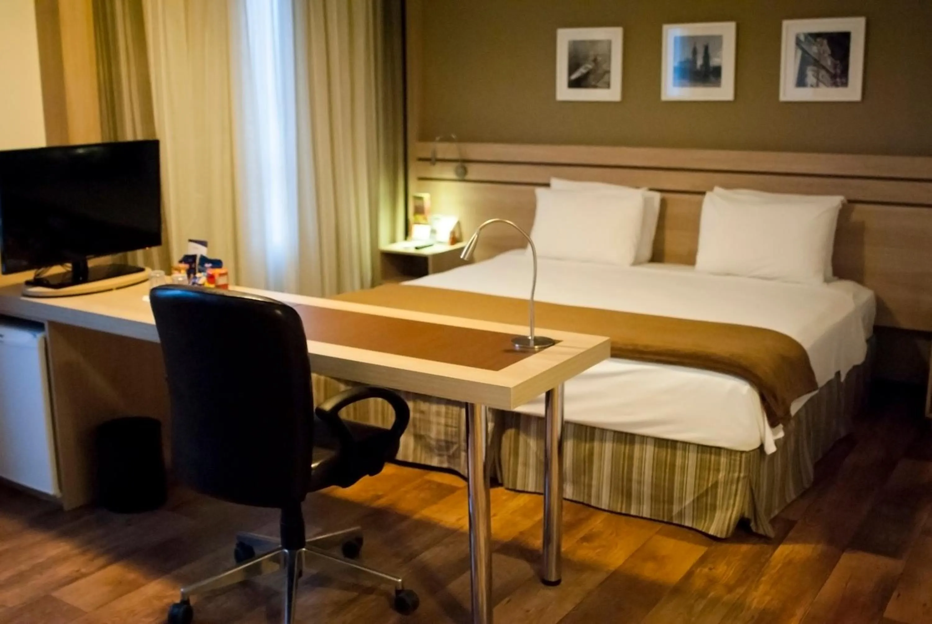 Standard Double - 1 King Bed in Intercity Manaus