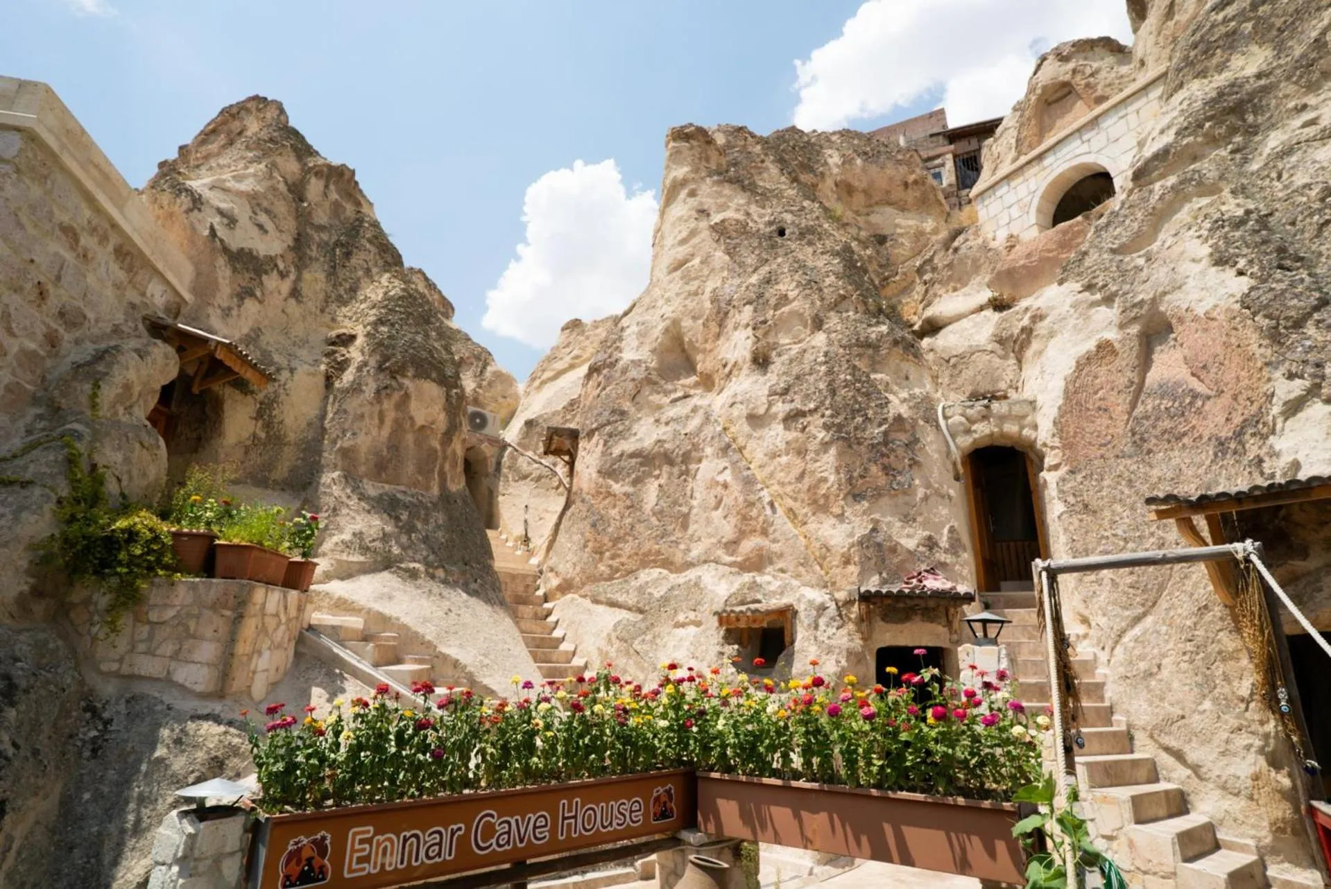 Deluxe Queen Suite in Cappadocia Ennar Cave Swimming Pool Hot & SPA