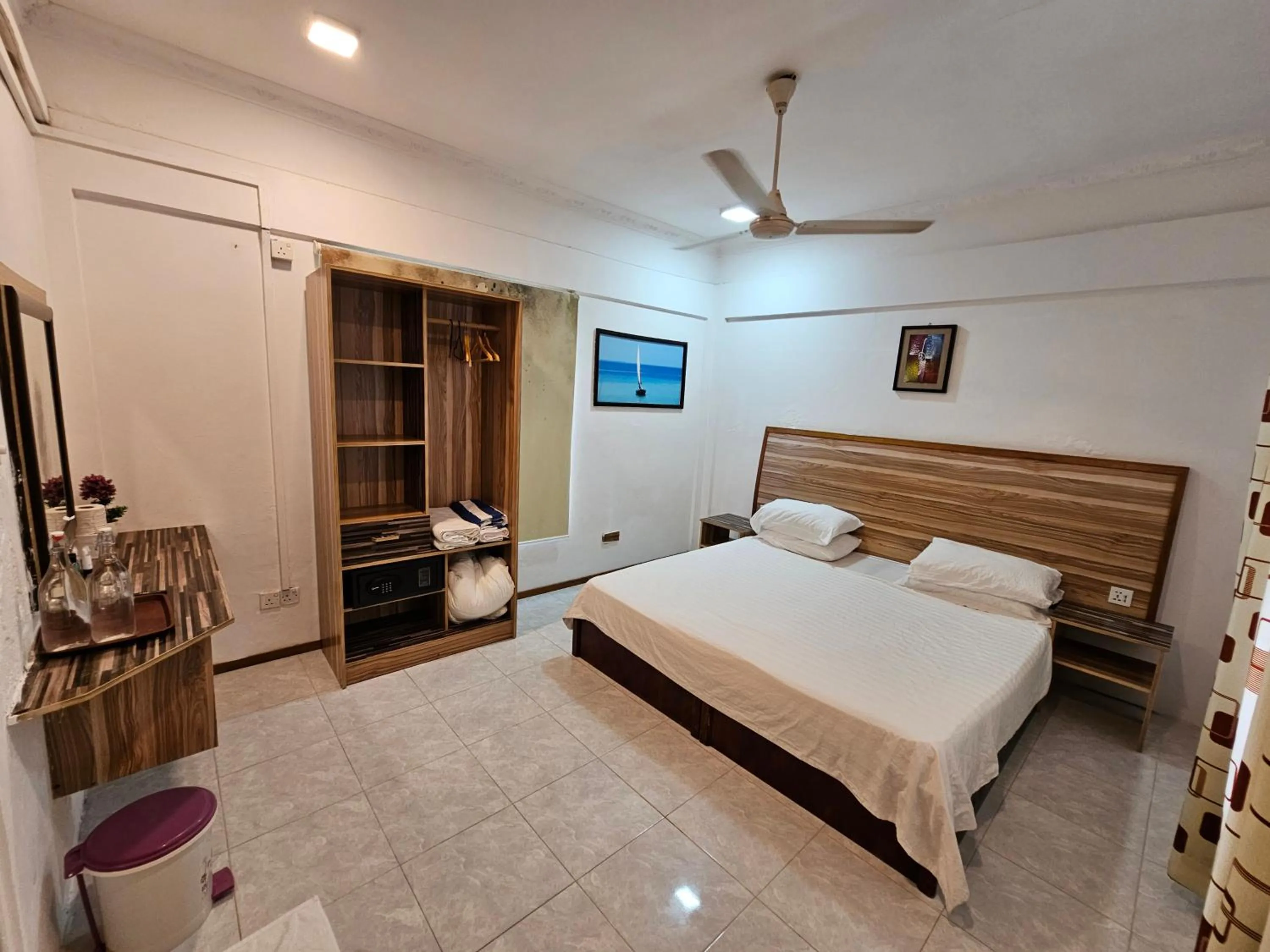 Standard Double or Twin Room - single occupancy in Batuta Maldives Surf View