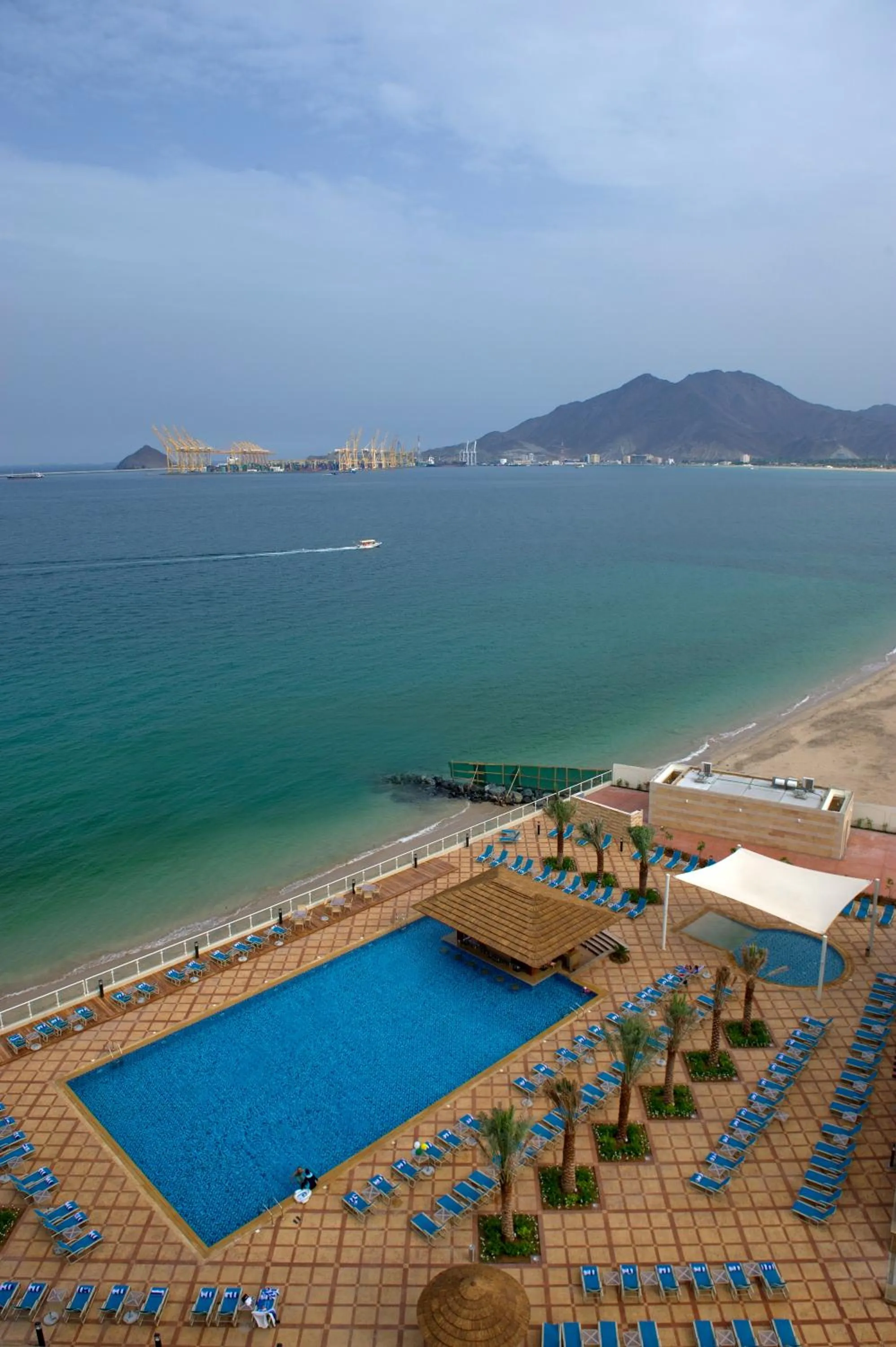 Premium King Bed Sea View in Oceanic Khorfakkan Resort & Spa
