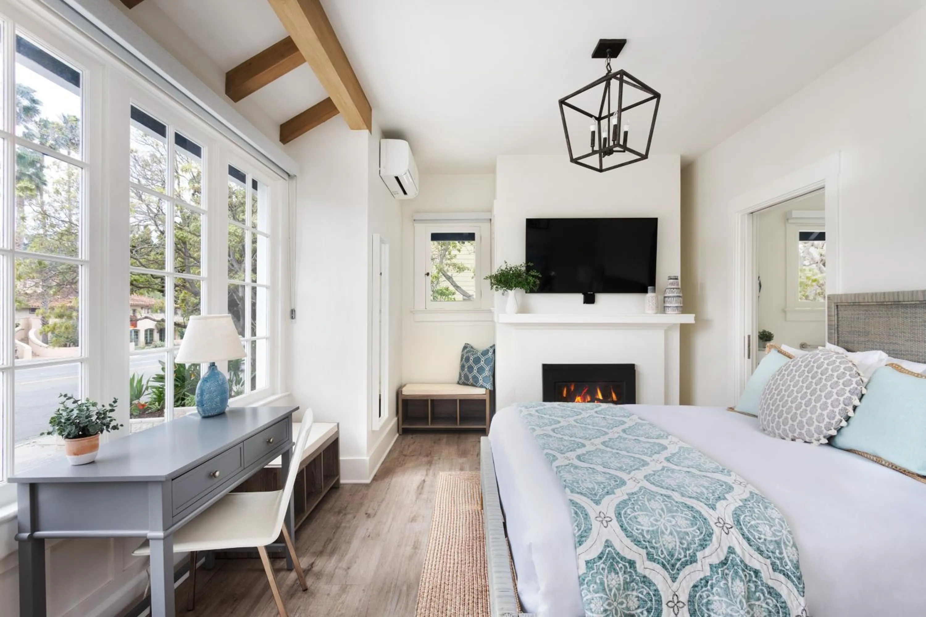 Queen Studio - Disability Access in Hideaway Santa Barbara, A Kirkwood Collection Hotel