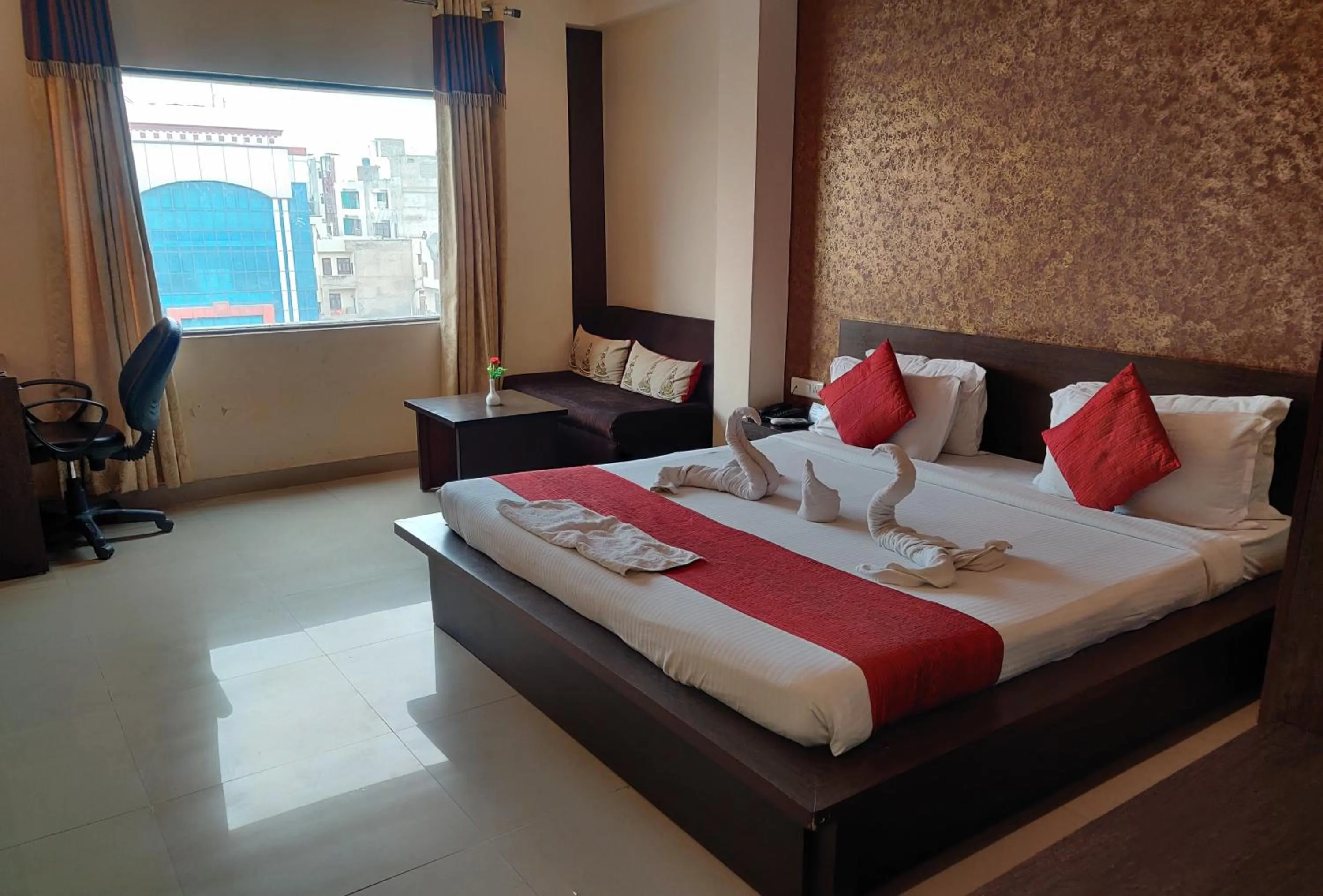 Superior Double Room in Hotel Savi Regency