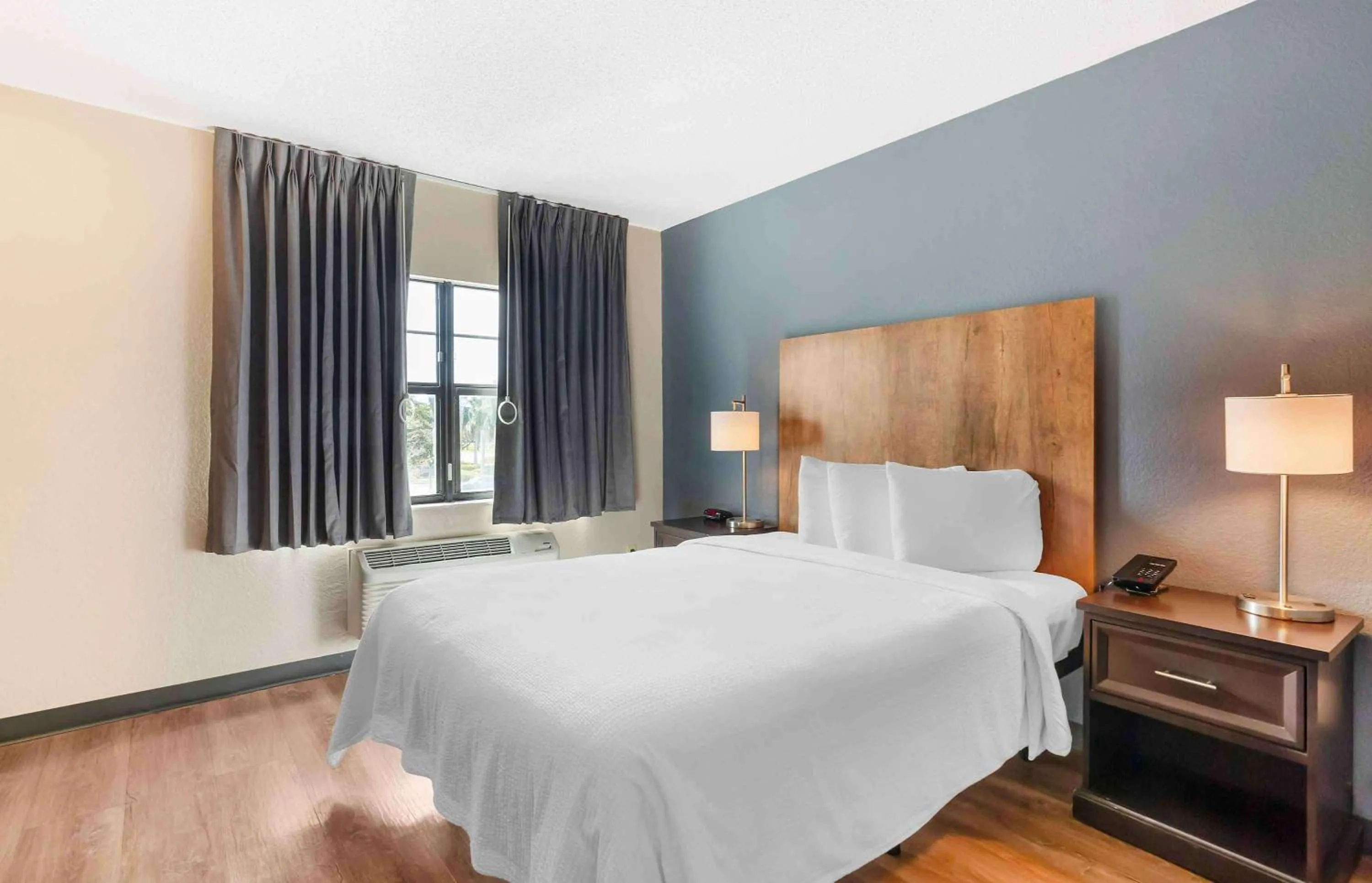 Queen Studio - Disability Access/Non-Smoking in Extended Stay America Premier Suites - Fort Lauderdale - Deerfield Beach