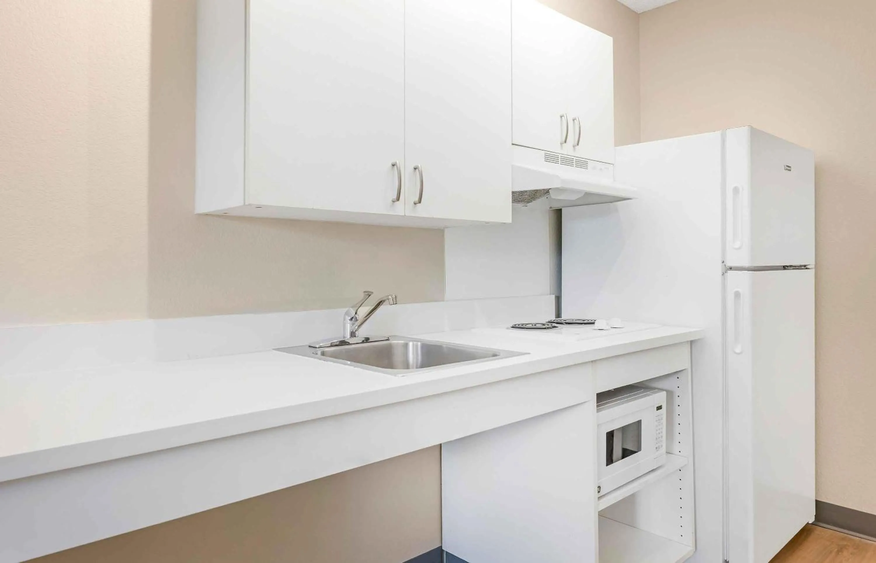 Deluxe Studio - Non-Smoking - Disability Access in Extended Stay America Suites - Fort Lauderdale - Cypress Creek - NW 6th Way