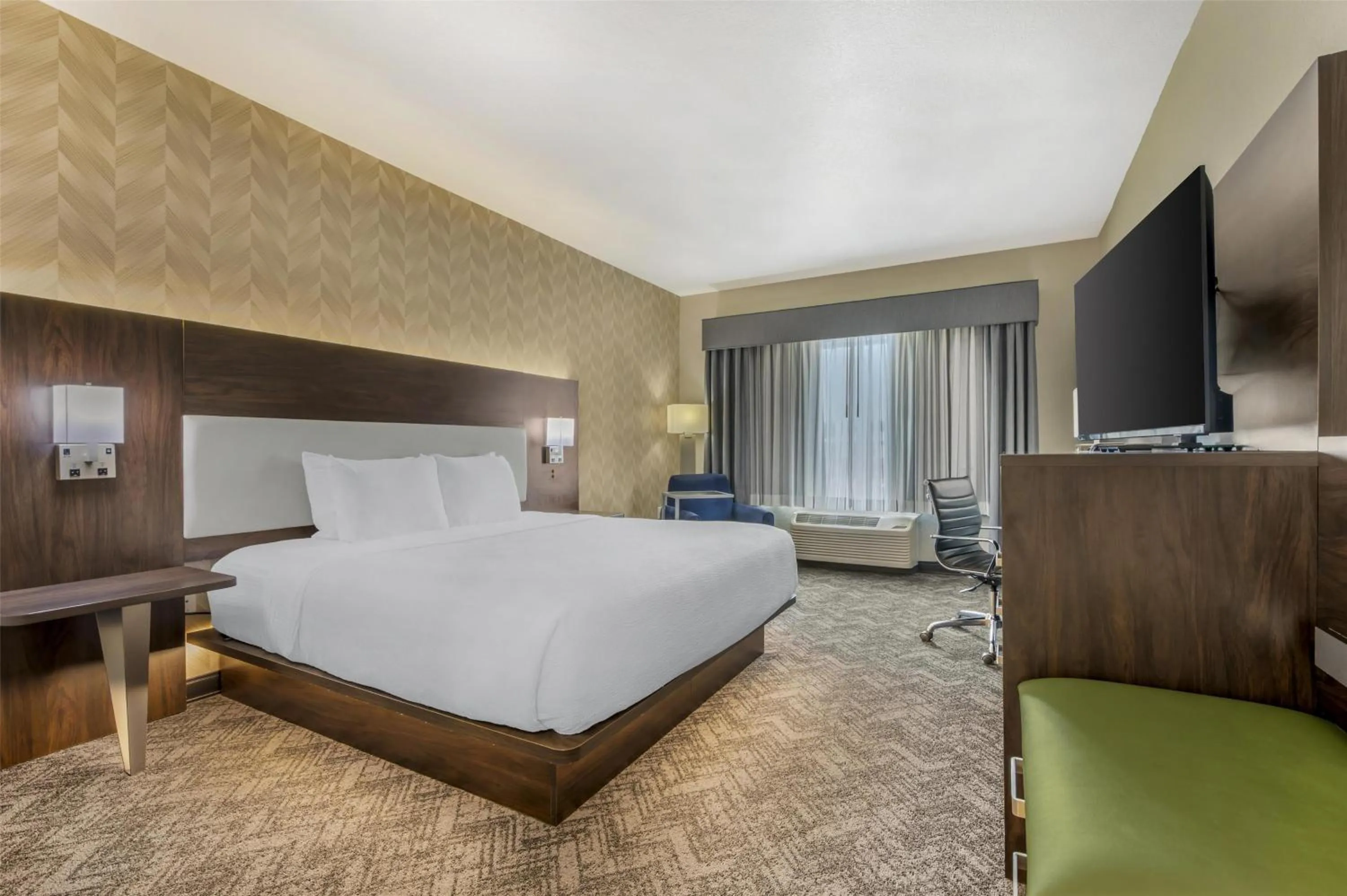 King Room - Non-Smoking in Best Western Plus Parkside Inn & Suites