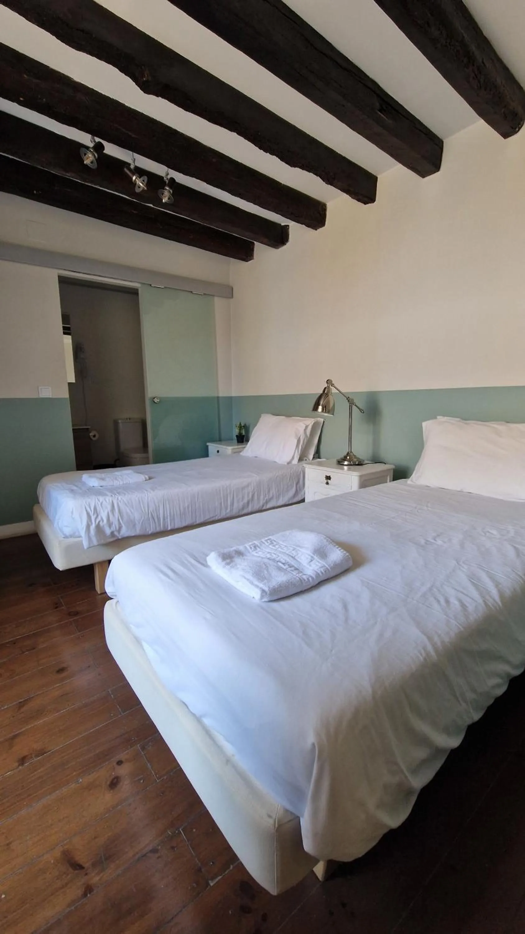 Double Room with Private Bathroom in Rossio Hostel