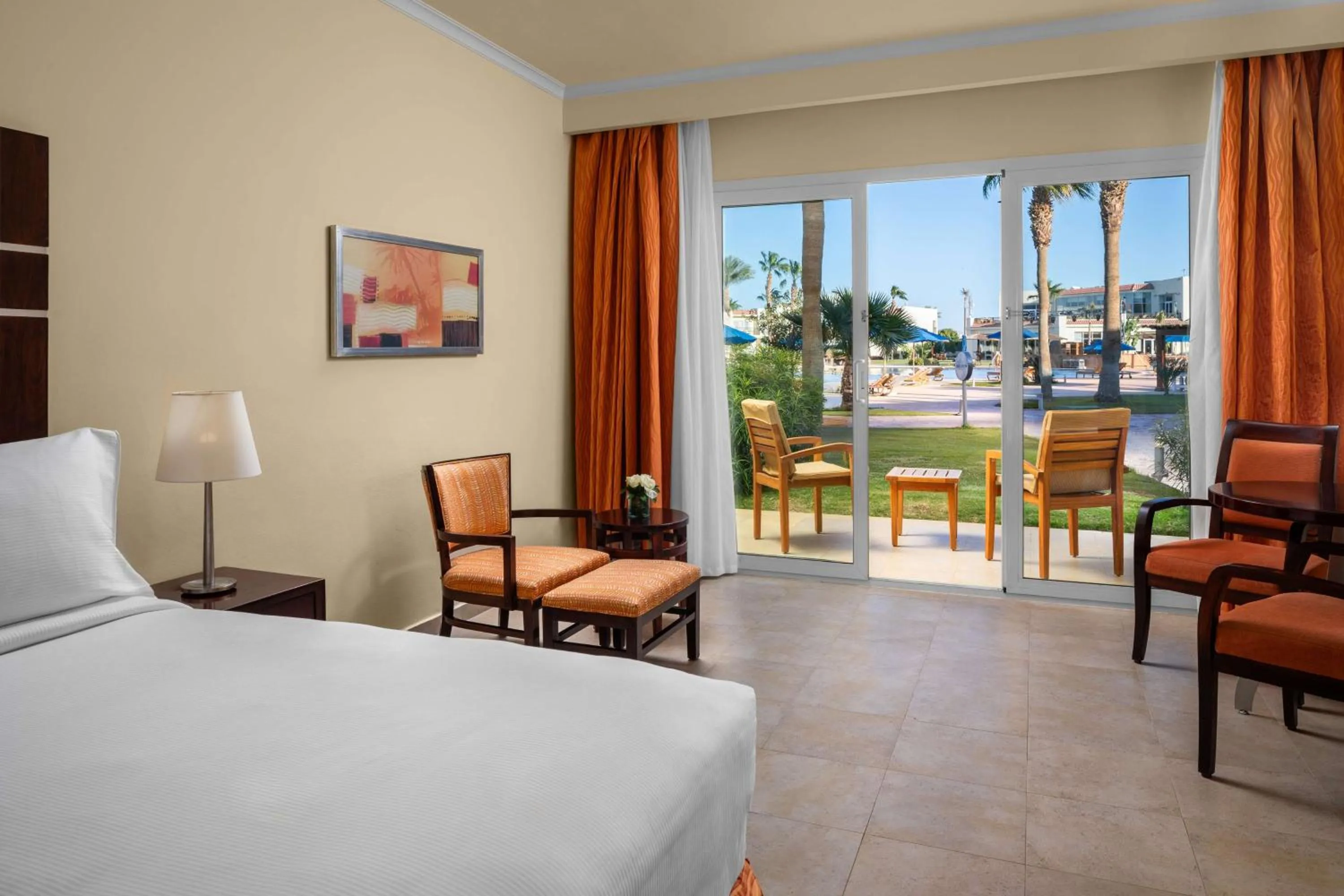 Mountainside King Deluxe Room - single occupancy - Pool View in DoubleTree by Hilton Sharks Bay Resort