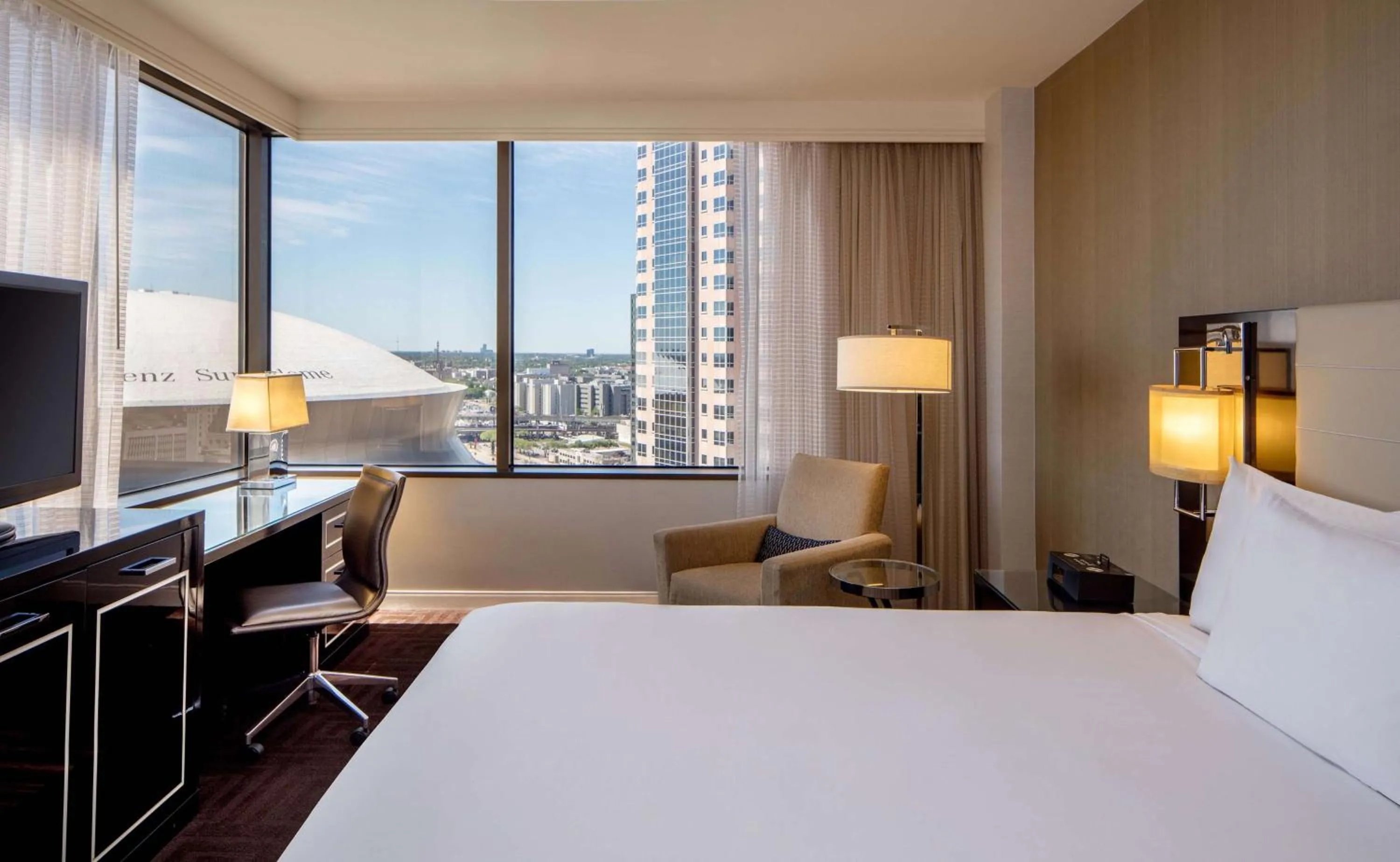 Corner King Room in Hyatt Regency New Orleans