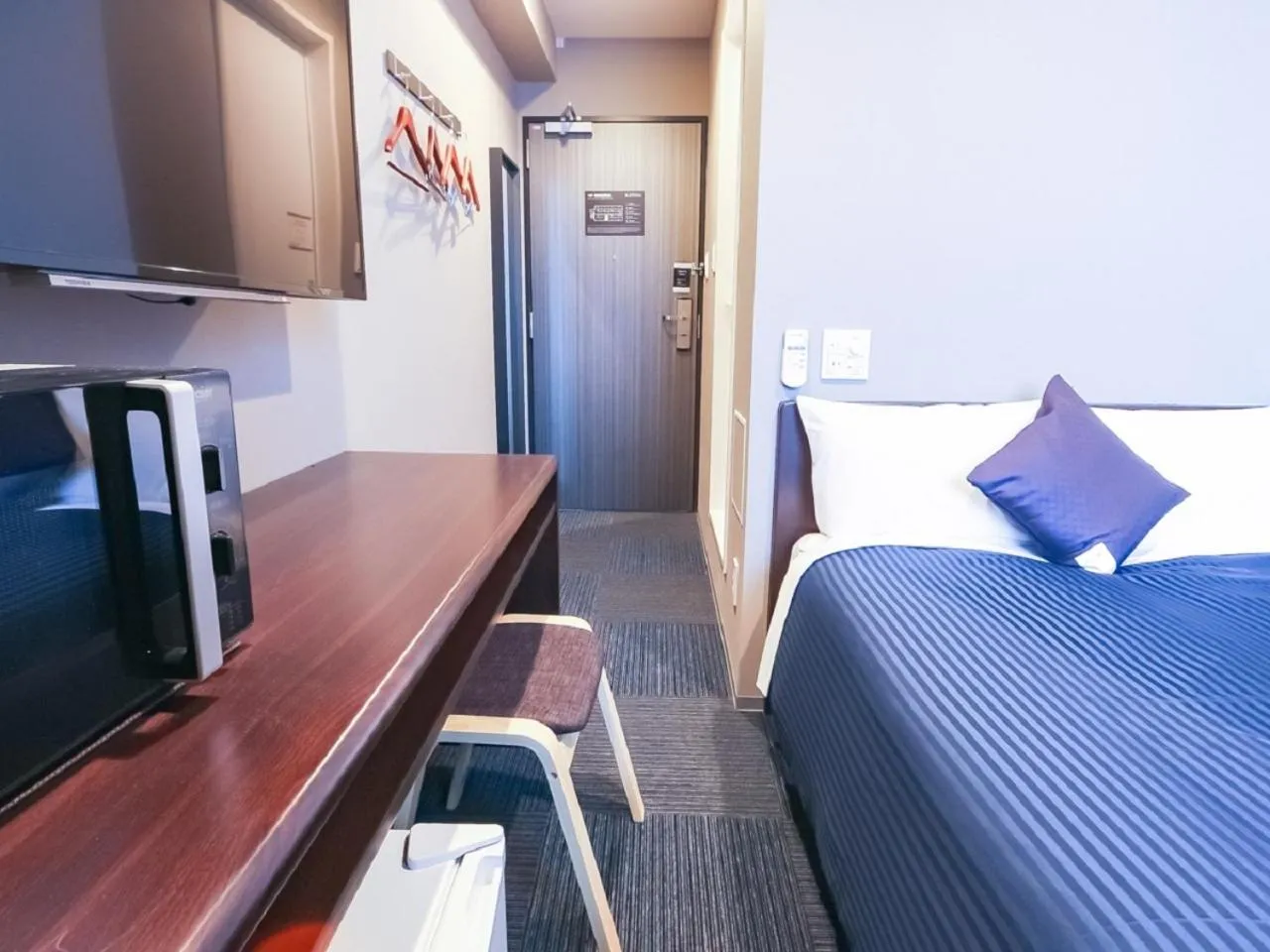 Double room with Small Double Bed - Smoking in HOTEL LiVEMAX Yokohama-Eki Nishiguchi