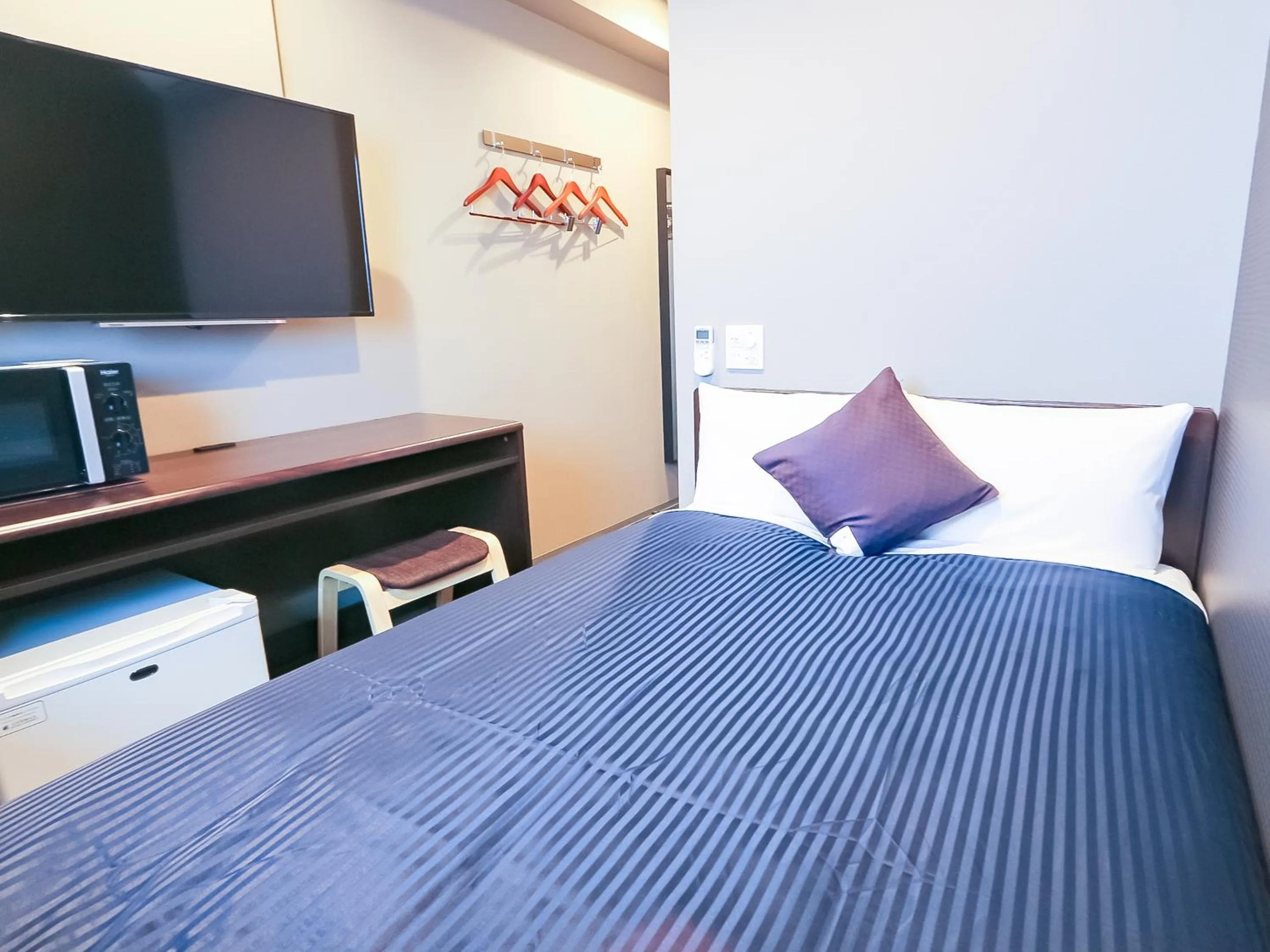 Double room with Small Double Bed - Non-Smoking in HOTEL LiVEMAX Yokohama-Eki Nishiguchi