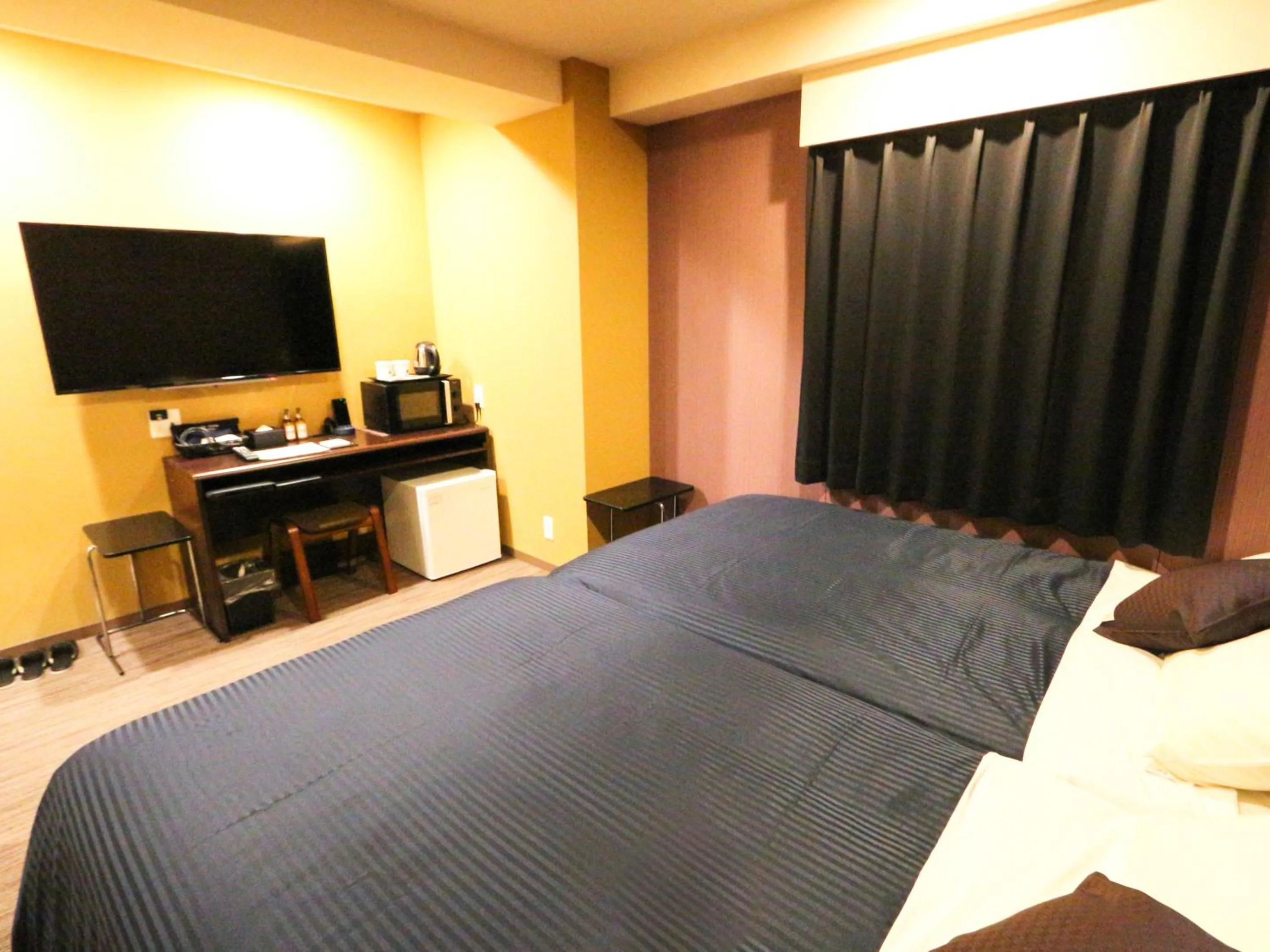 Twin Room - single occupancy - Smoking in HOTEL LiVEMAX Mikawaanjo Ekimae