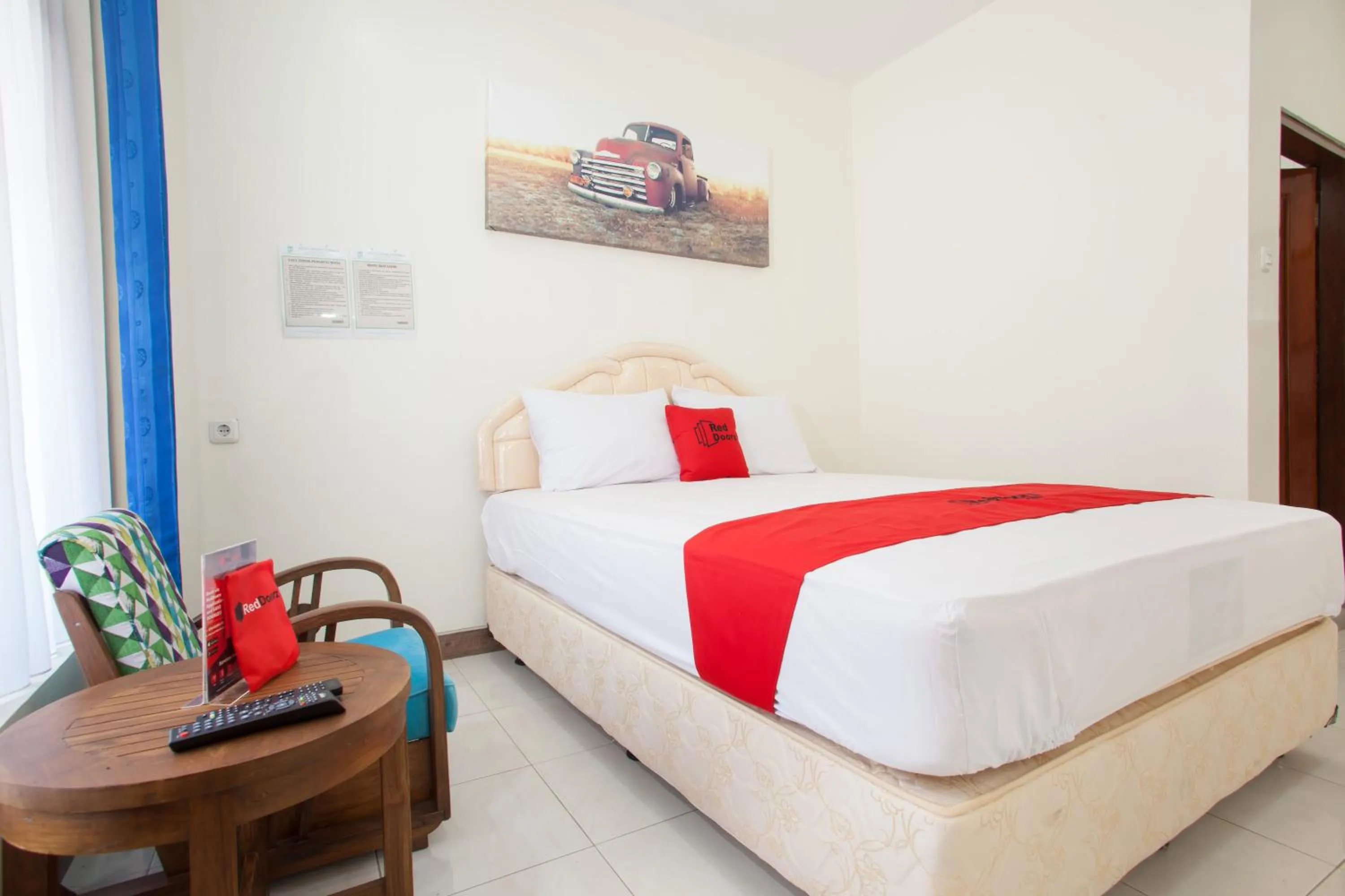 Double Room in RedDoorz @ Panglima Sudirman Probolinggo