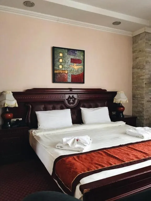 Standard Double Room - single occupancy in Hotel Royal