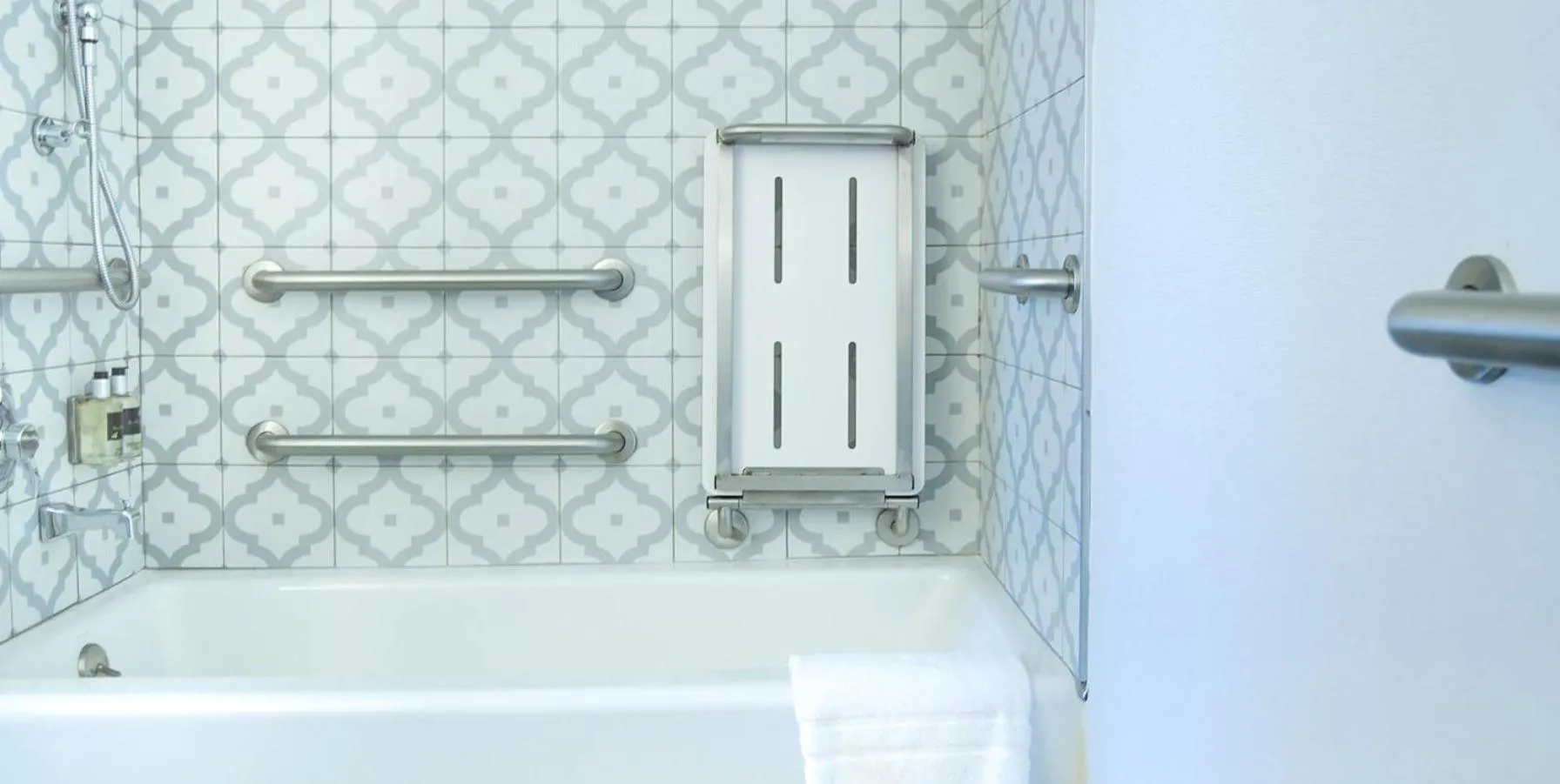 Standard King Room with City View and Mobility Accessible Tub in Hotel Spero, Vignette Collection by IHG