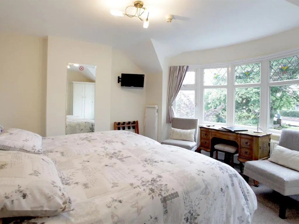 Superior King or Twin Room in The Hinton Guest House