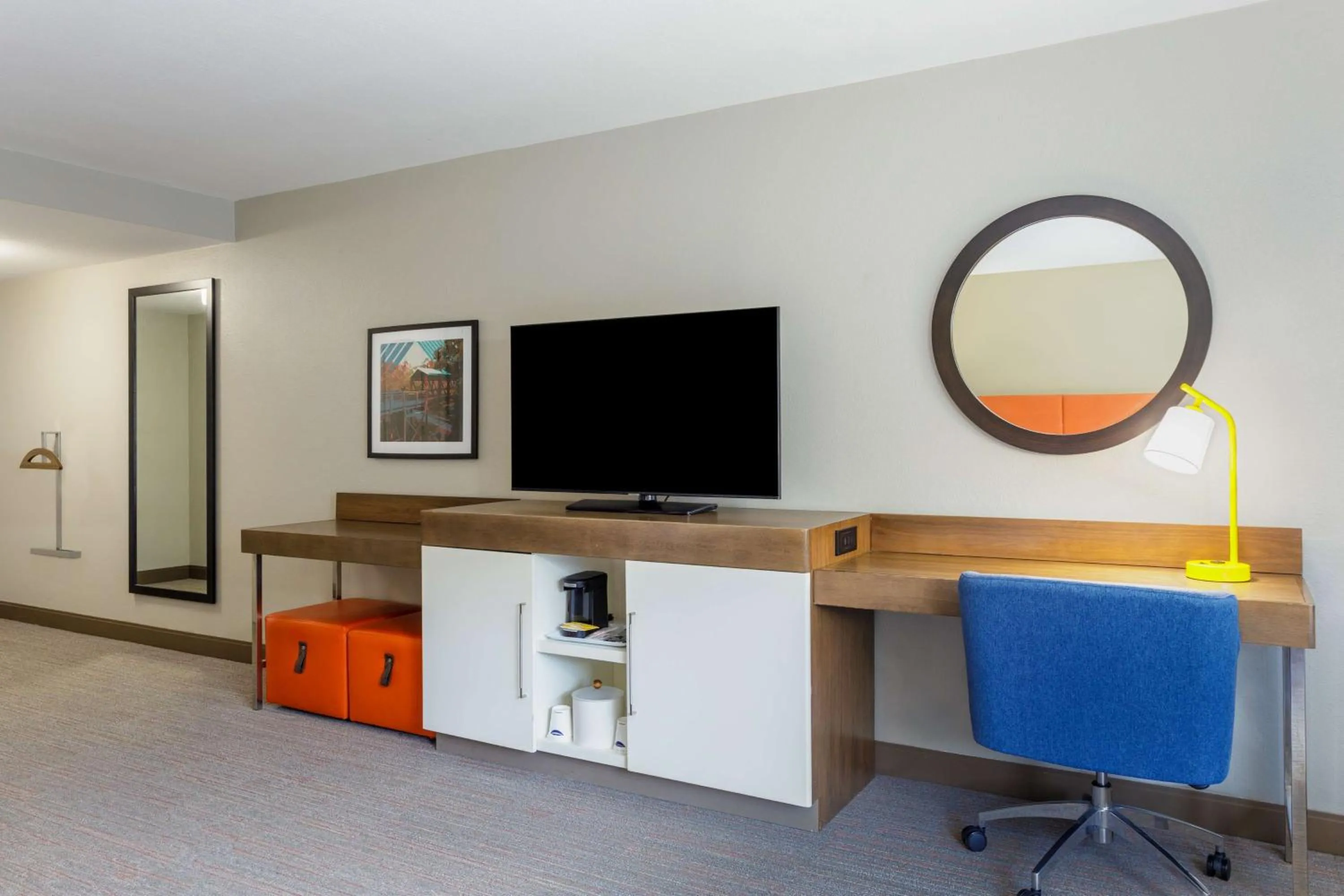 Queen Room with Two Queen Beds and Bath Tub - Mobility Access in Hampton Inn & Suites Tallahassee I-10-Thomasville Road