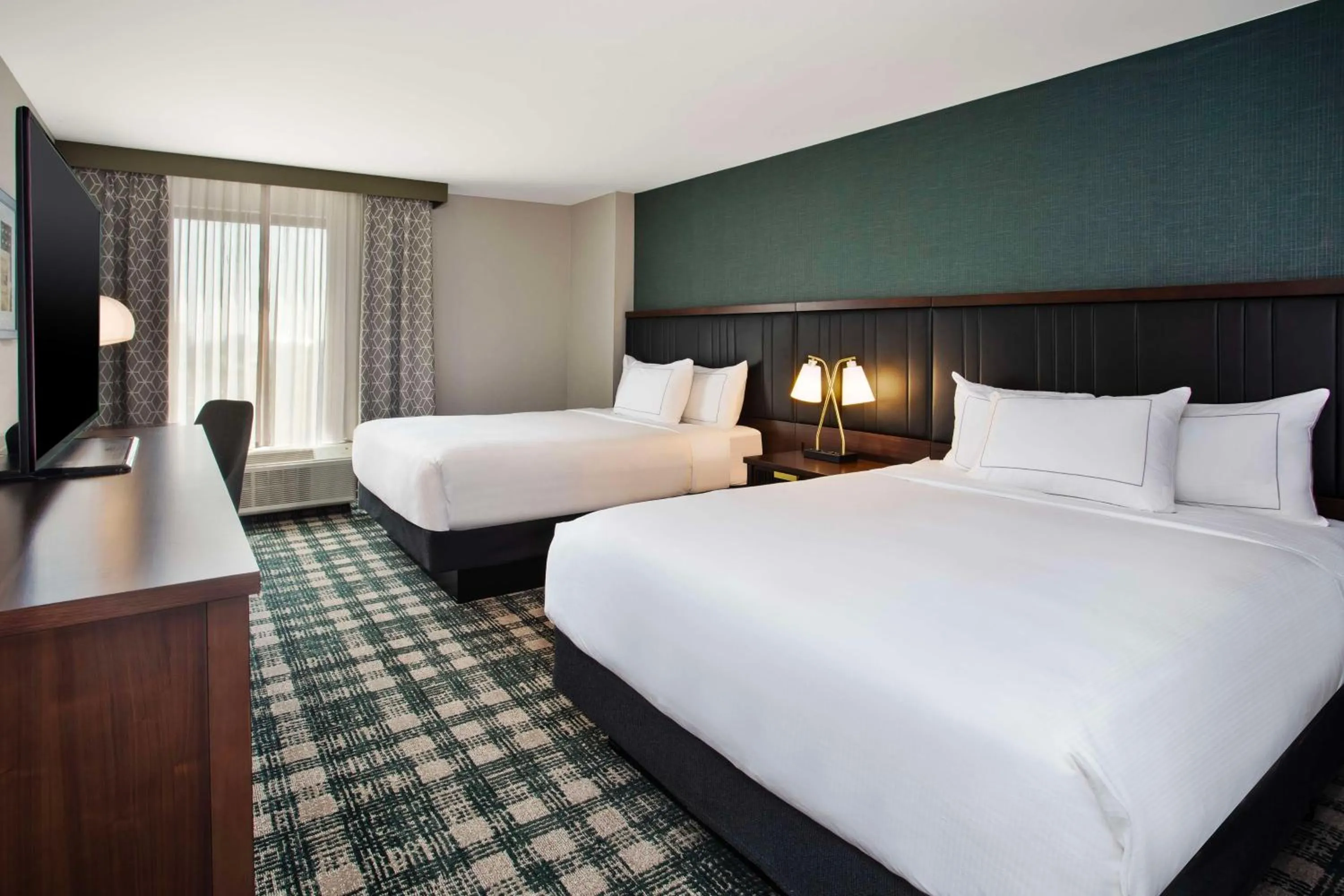 Queen Room with Two Queen Beds and River View in DoubleTree by Hilton Lansing