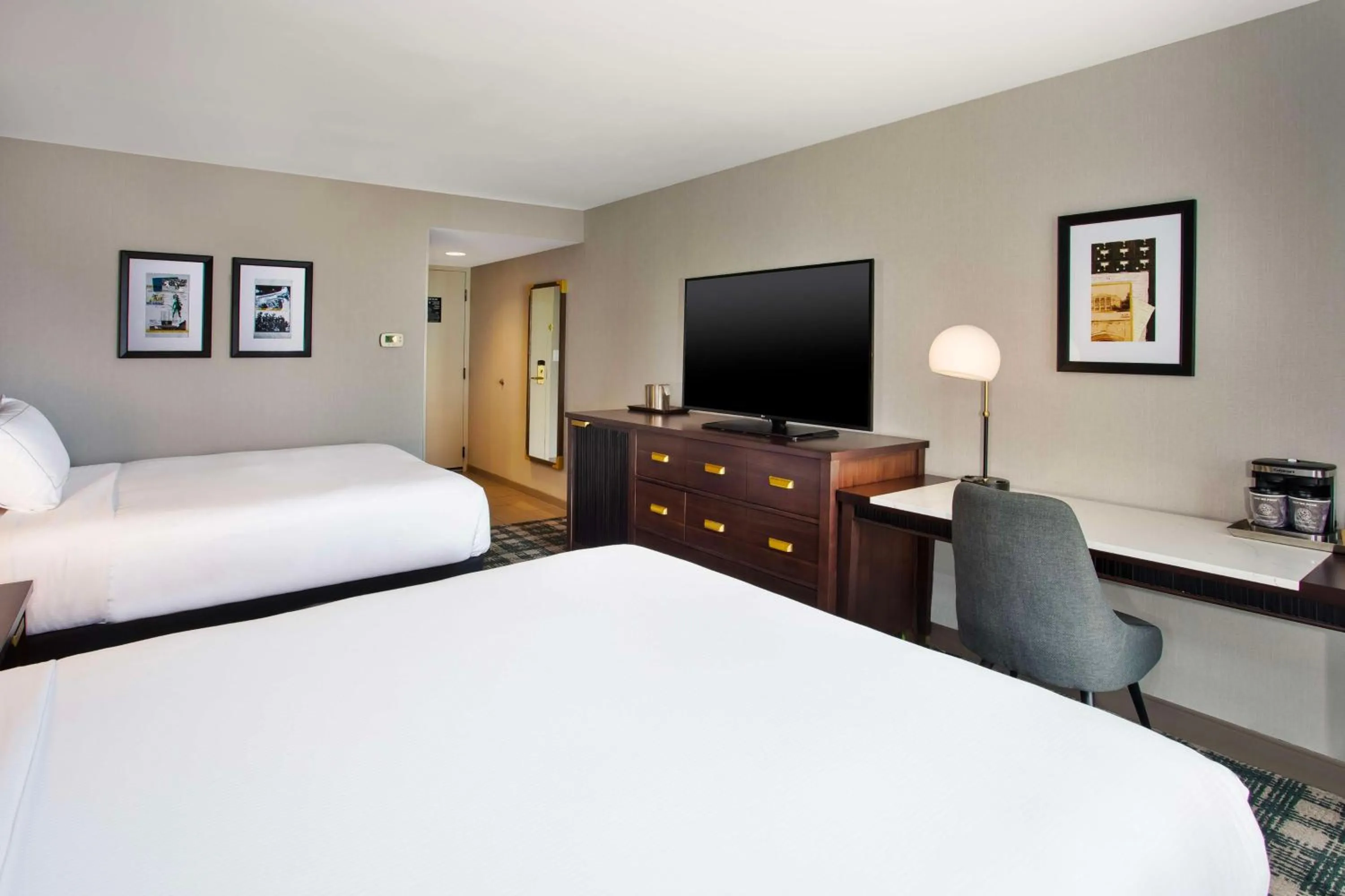 Double Room with Two Double Beds and Bath Tub - Mobility Accessible in DoubleTree by Hilton Lansing