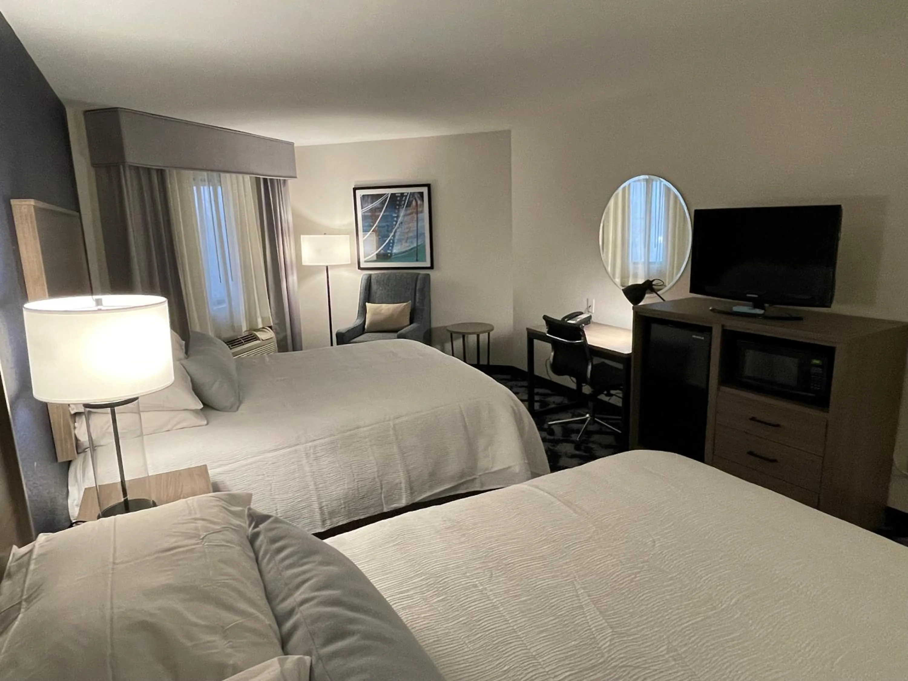 Queen Room in The Inn on Maritime Bay, an Ascend Collection Hotel