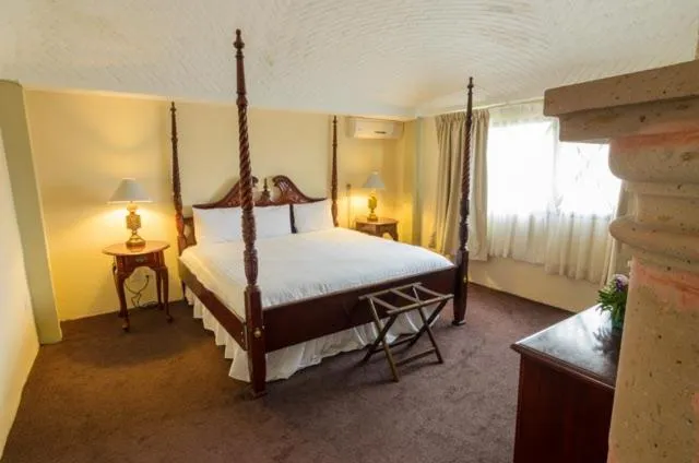 King Room in Hotel Castillo de Santa Cecilia