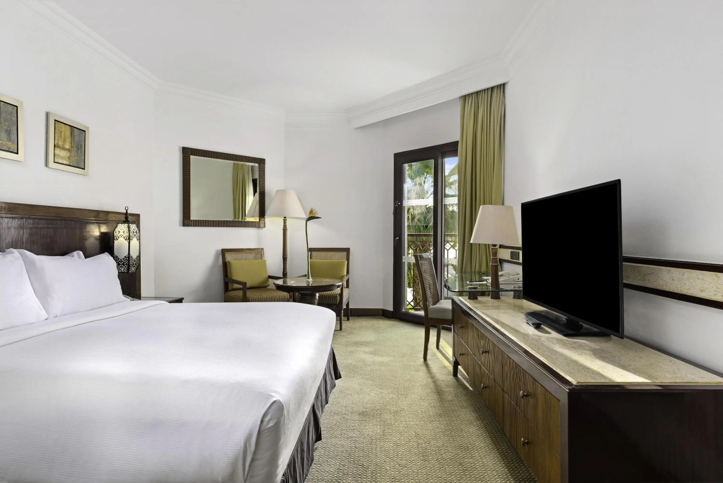 Guest King Room with Partial River View - single occupancy in Hilton Luxor Resort & Spa