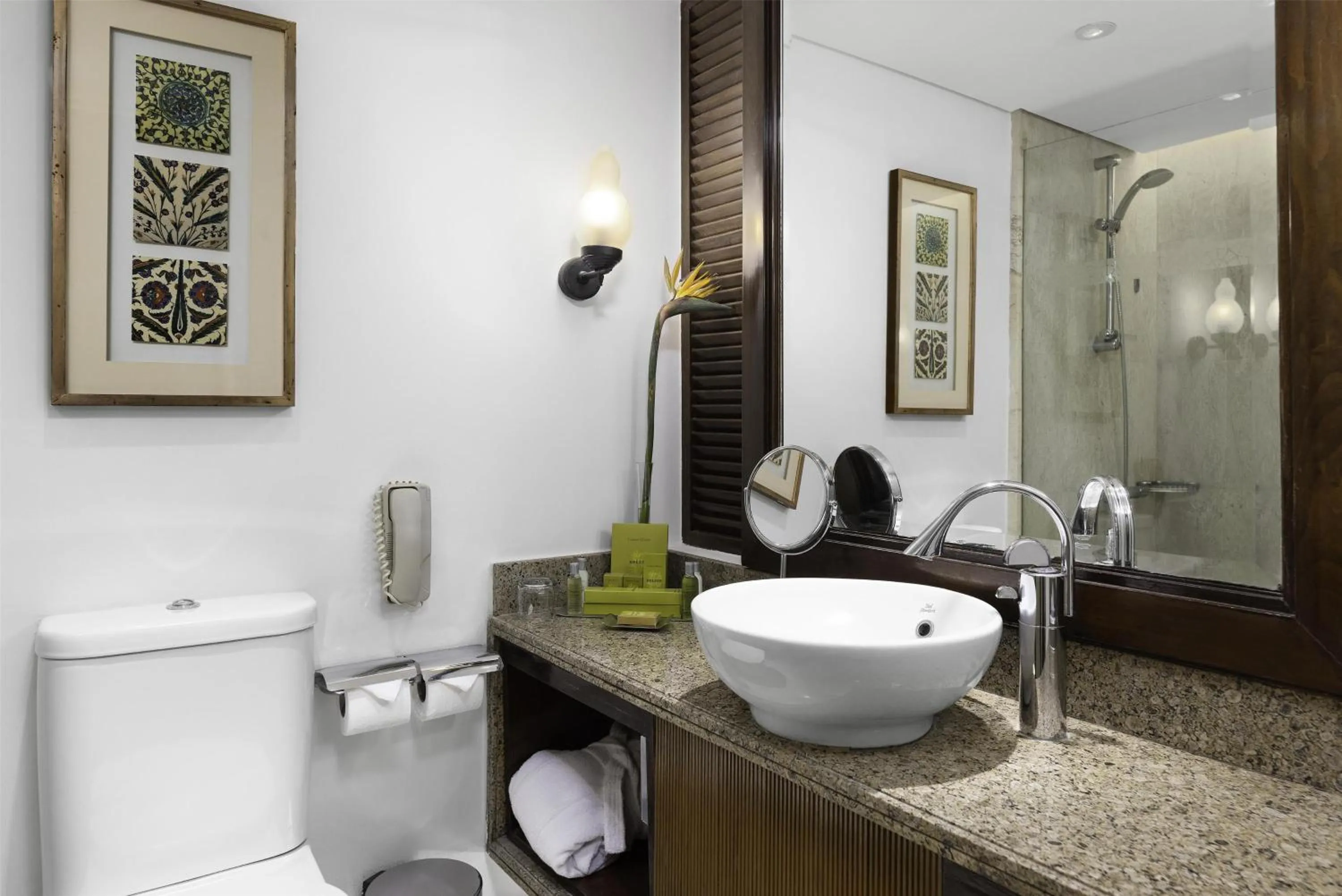 Guest King Room with Partial River View - single occupancy in Hilton Luxor Resort & Spa