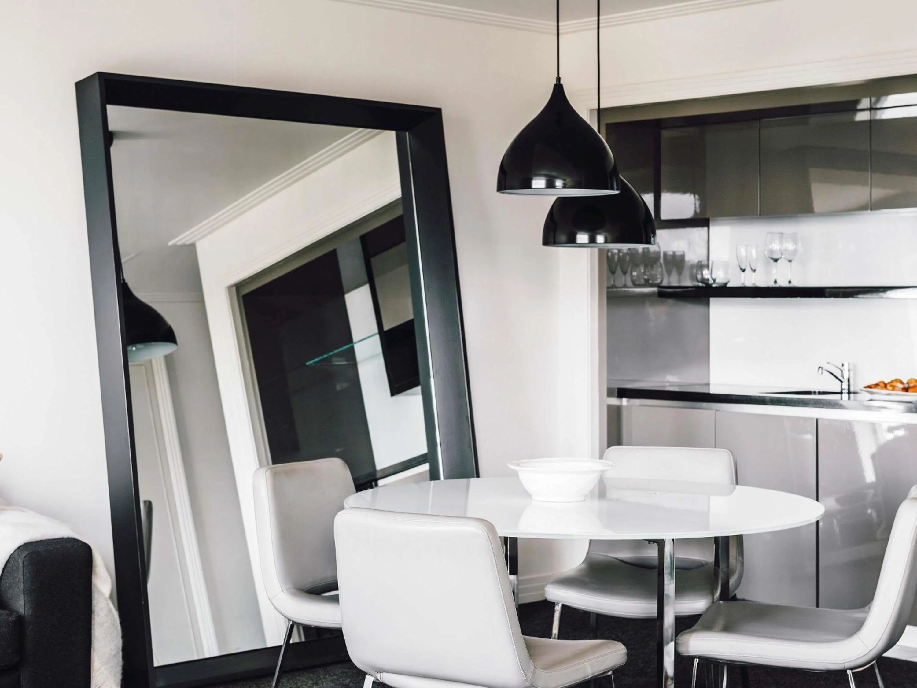 Junior King Suite with Spa Bath and Private Office in The Como Melbourne