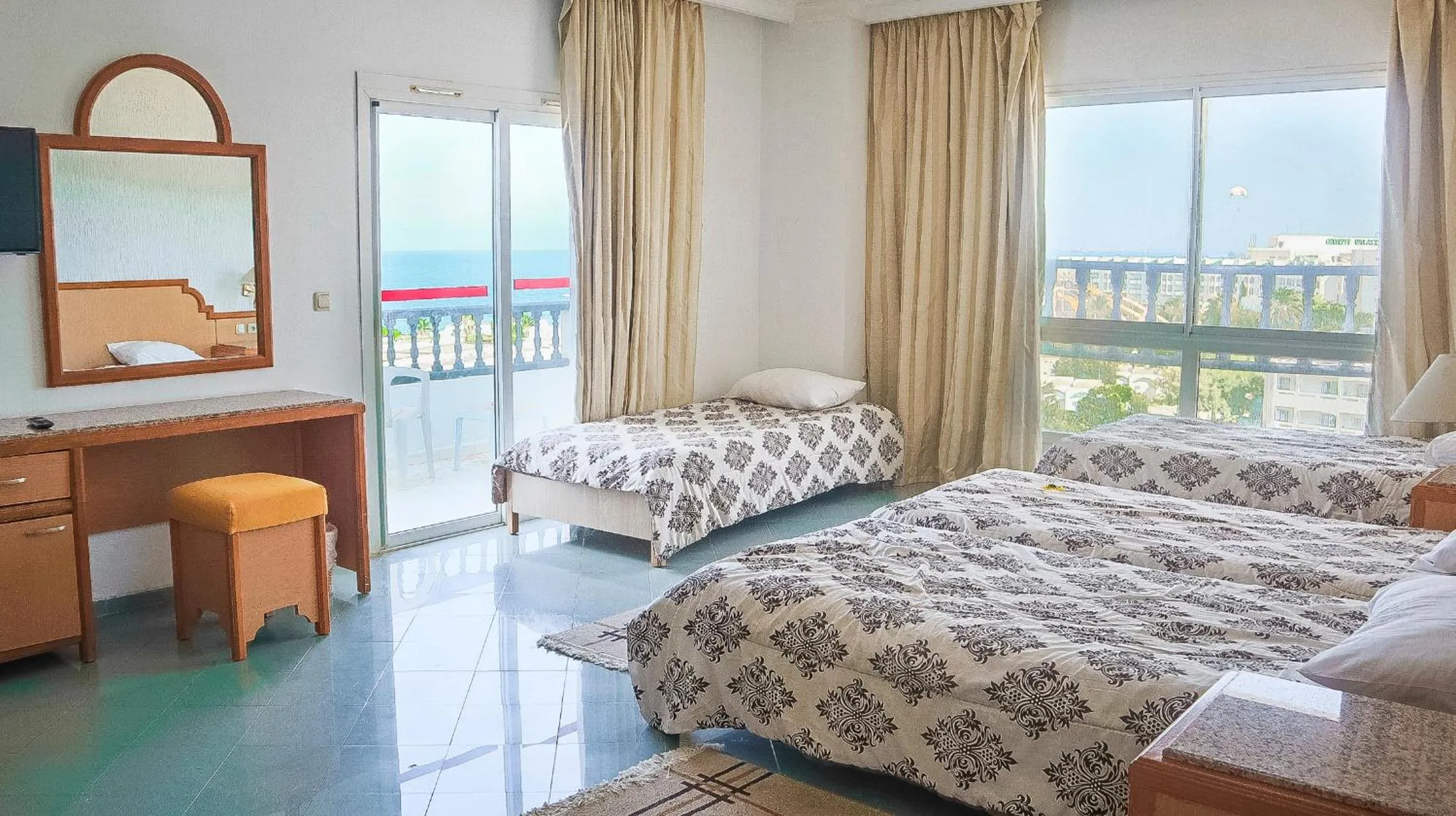 Quadruple Room with Balcony in Hotel Royal Jinene Sousse
