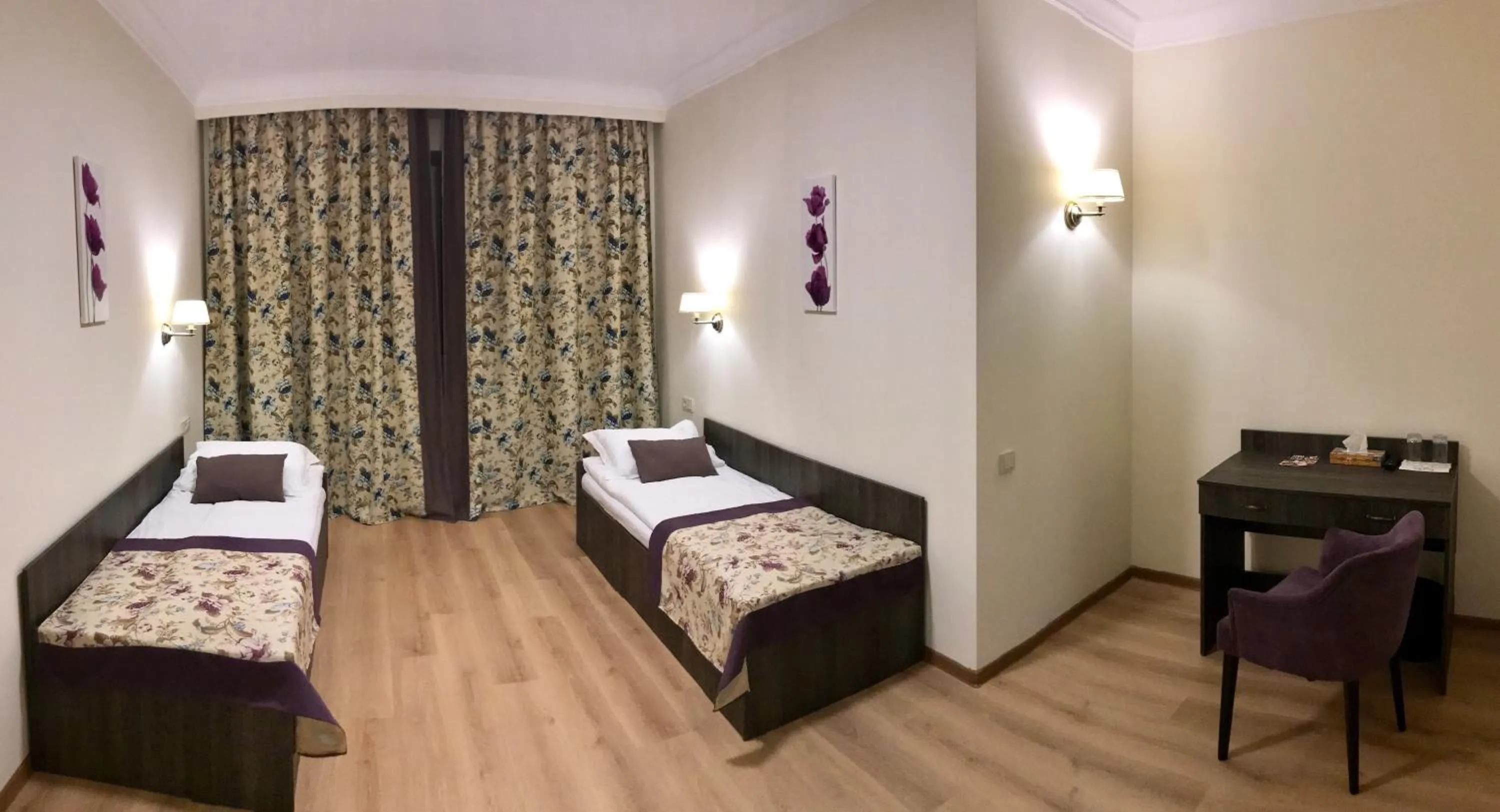 Standard Twin Room - single occupancy in Non-stop hotel