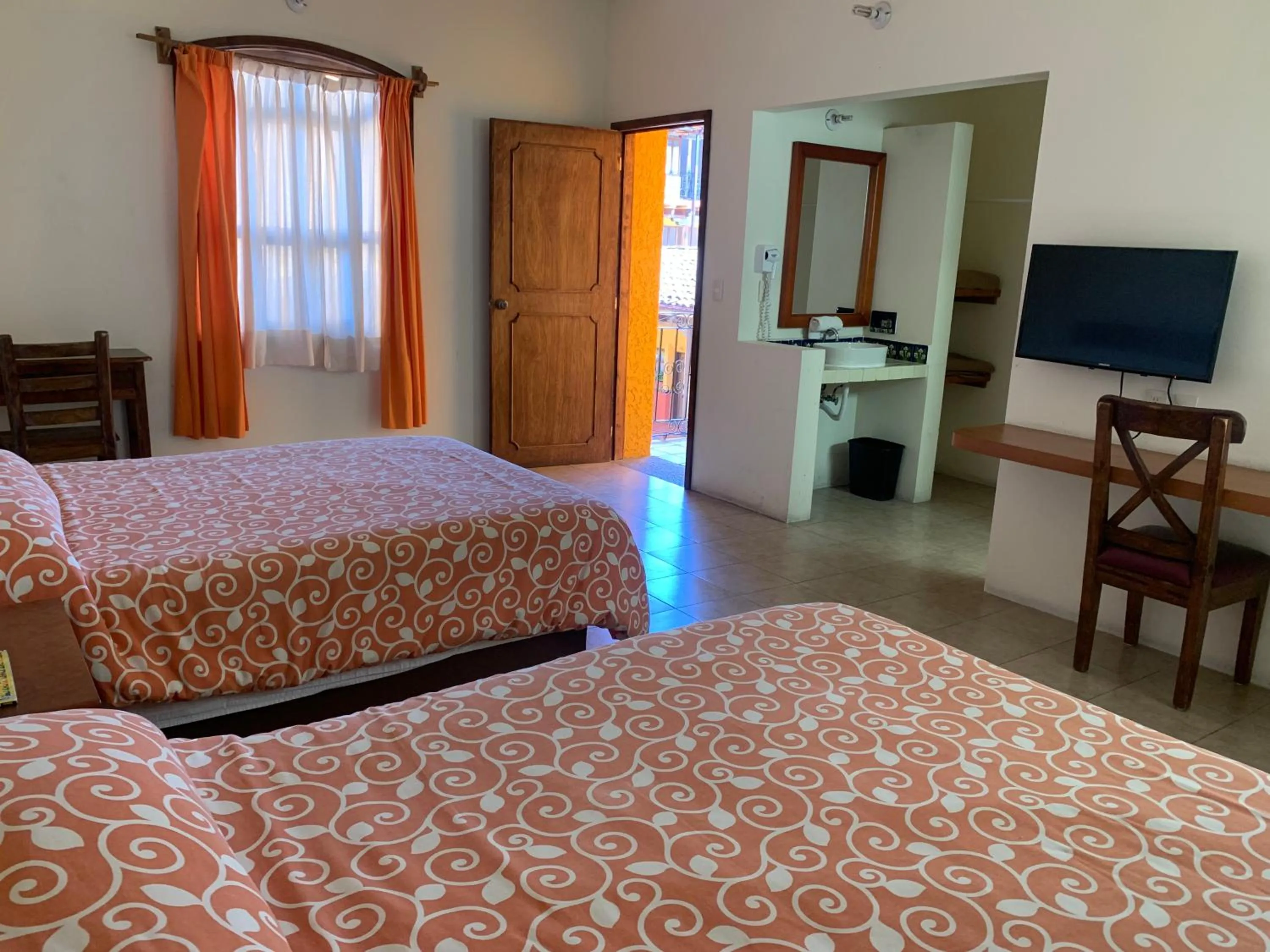 Twin Room in Hotel Posada Don Ramon