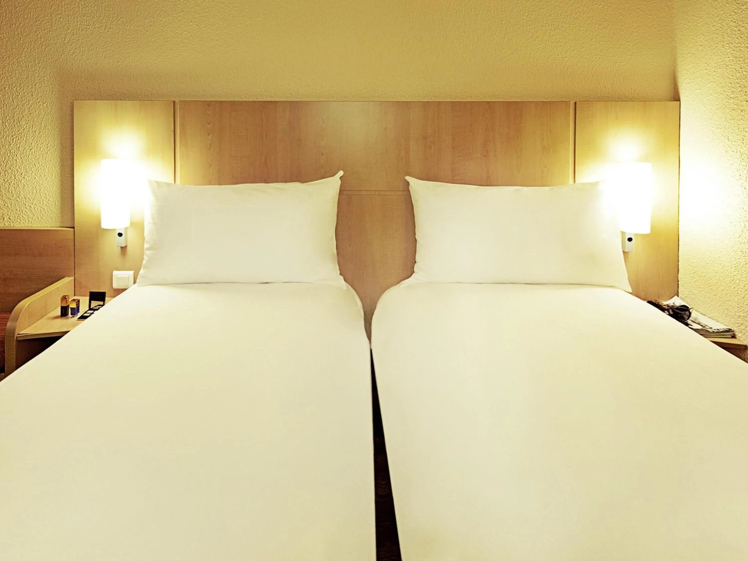 Standard Twin Room in ibis Tlemcen