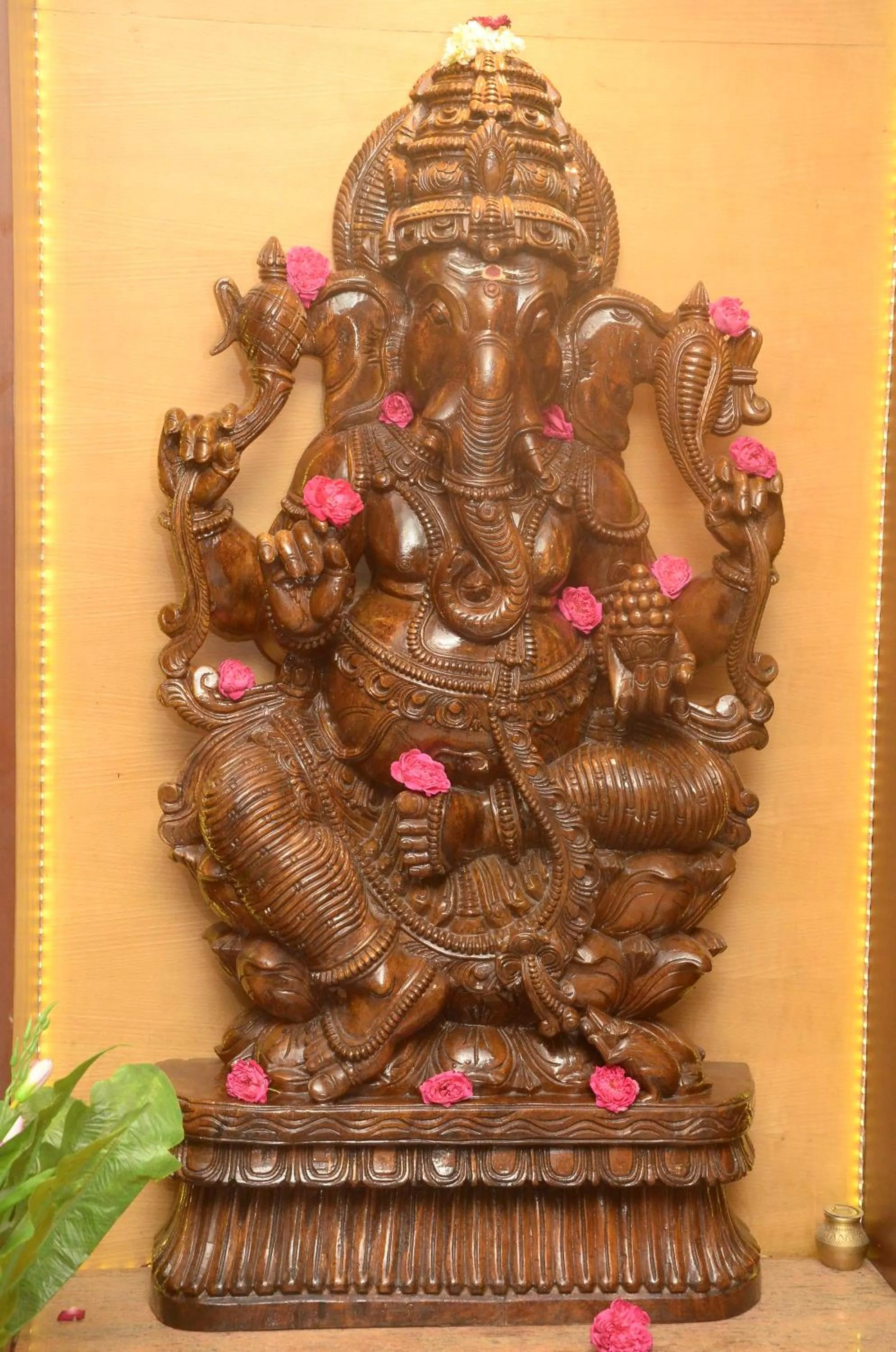 Hotel kanakabhishegam First Hotel From The Thirukadaiyur Temple