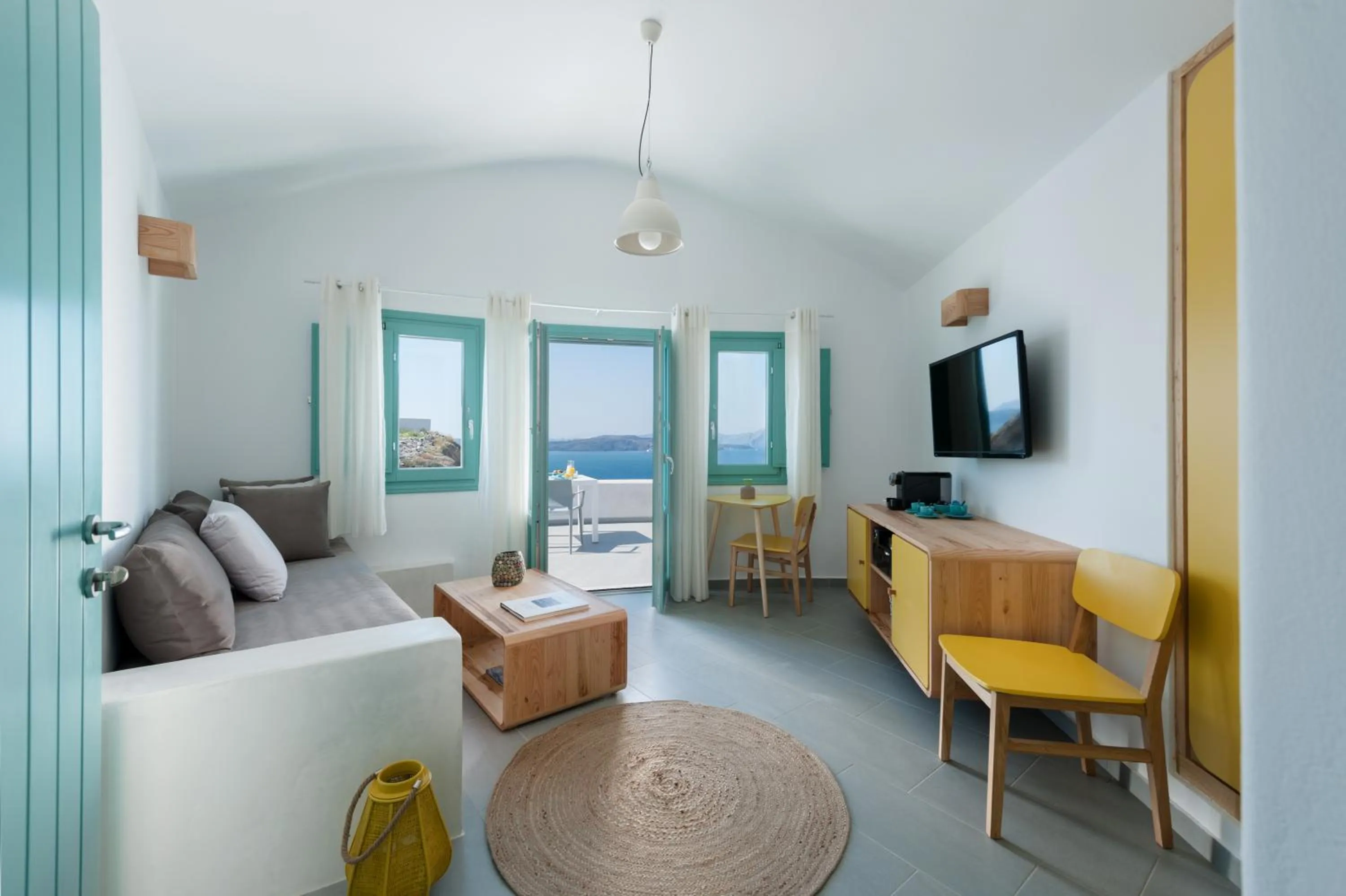 Honeymoon Suite with Plunge Pool & Caldera View in Avatar Suites