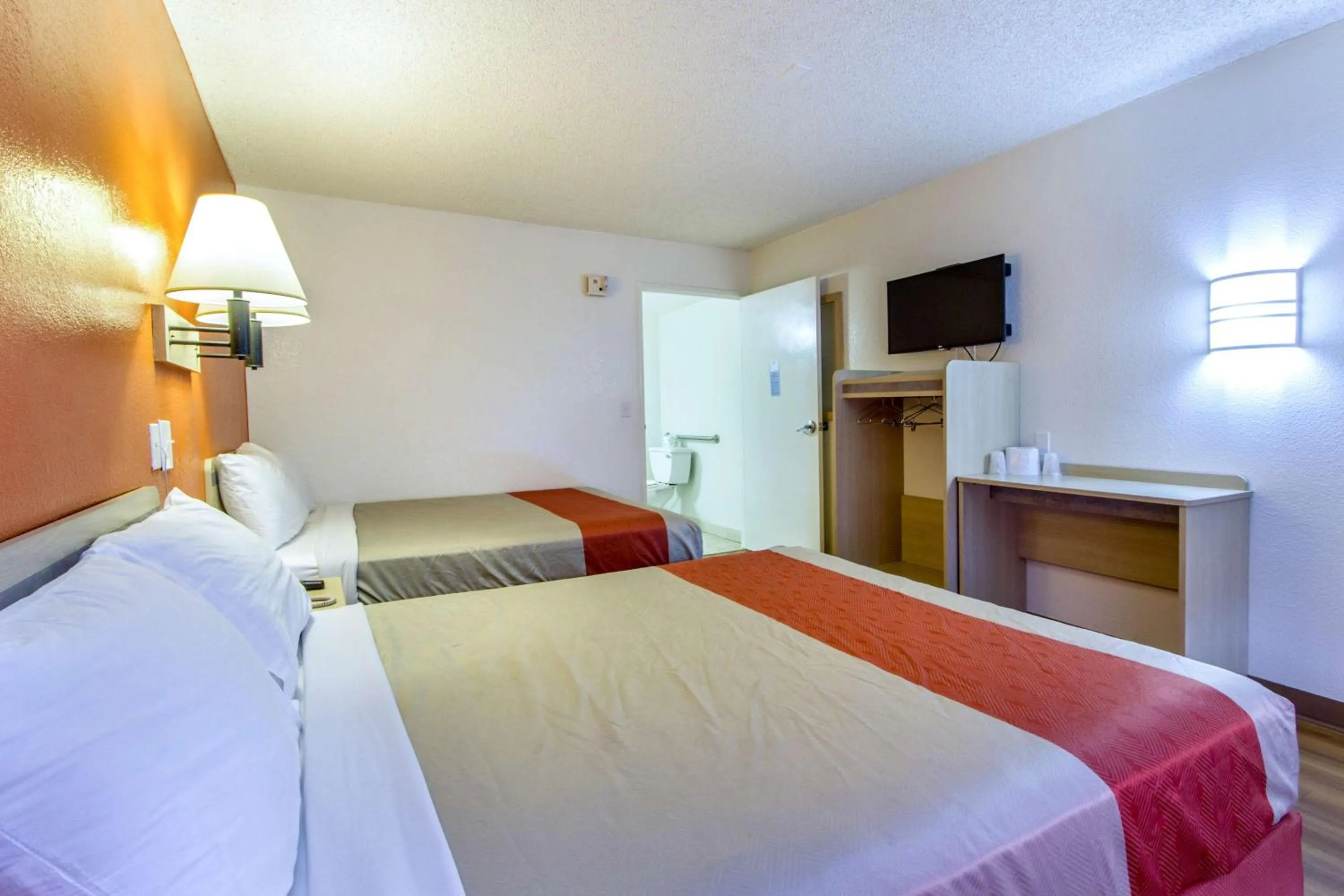 Quadruple Room in Motel 6-Phoenix, AZ - Airport - 24th Street