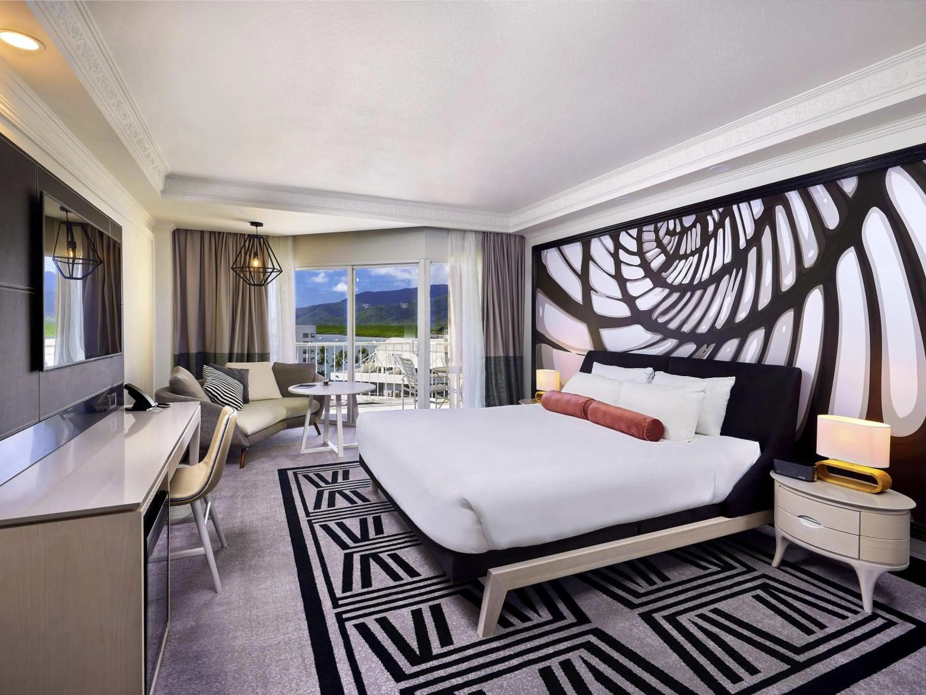 Rejuvenated Deluxe King Room with Harbor View in Pullman Cairns International