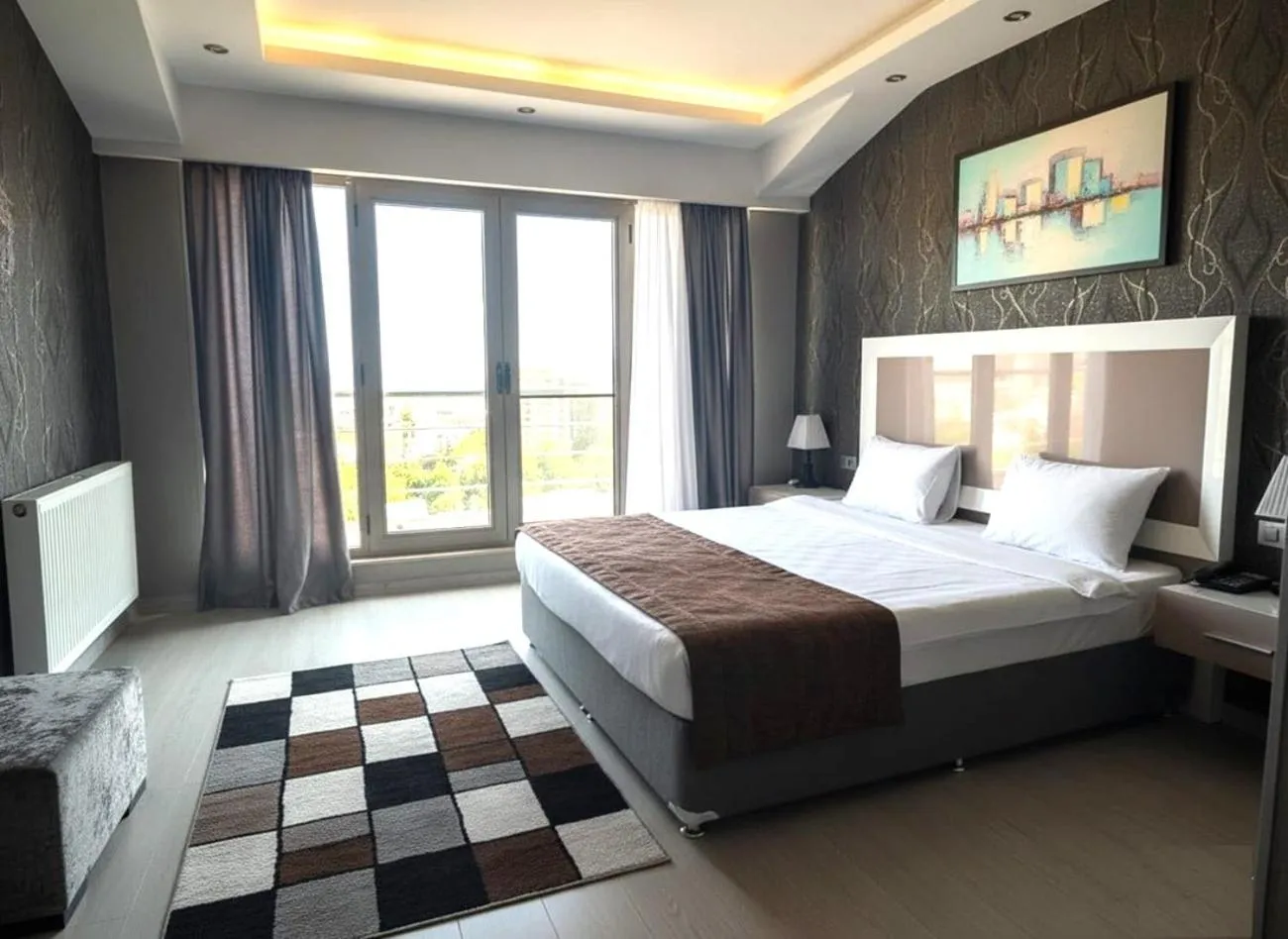Deluxe Queen Studio  - single occupancy in Diplomat Suites Hotel