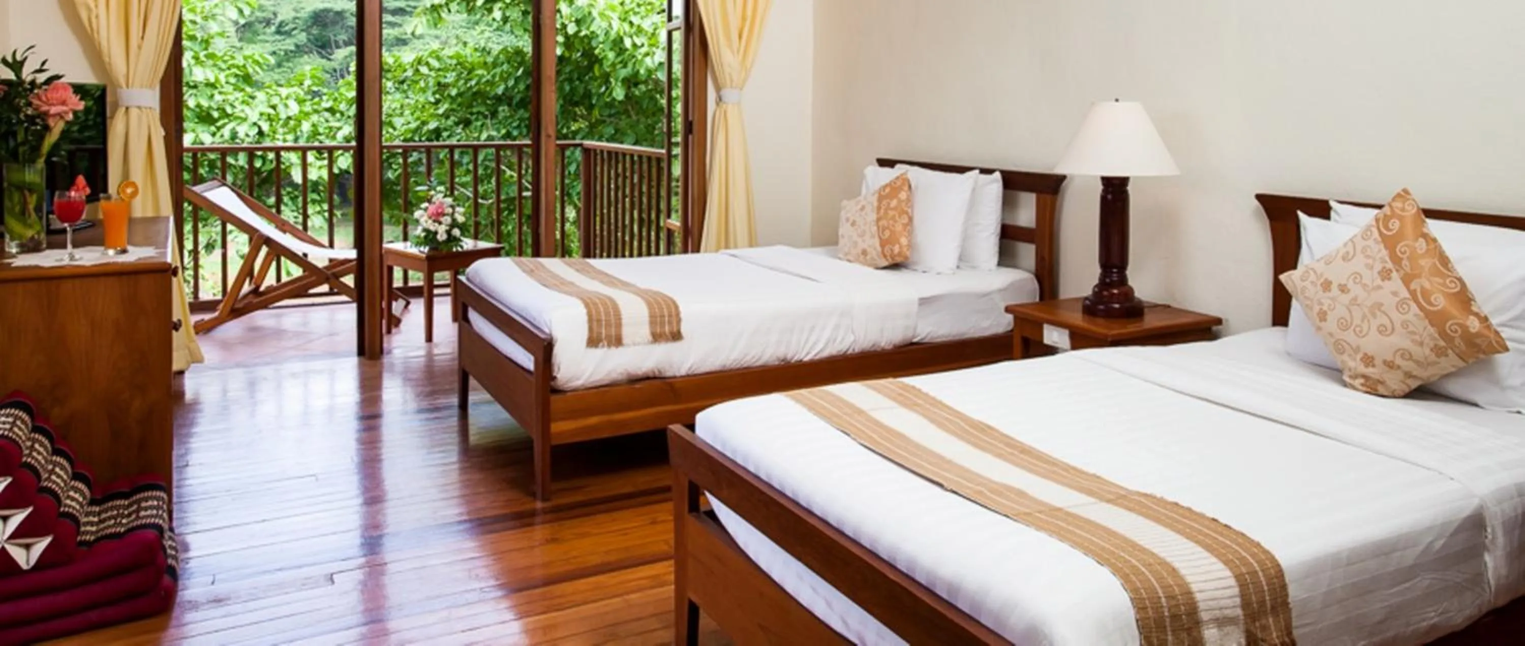 Deluxe Twin Room in Riverhouse Resort