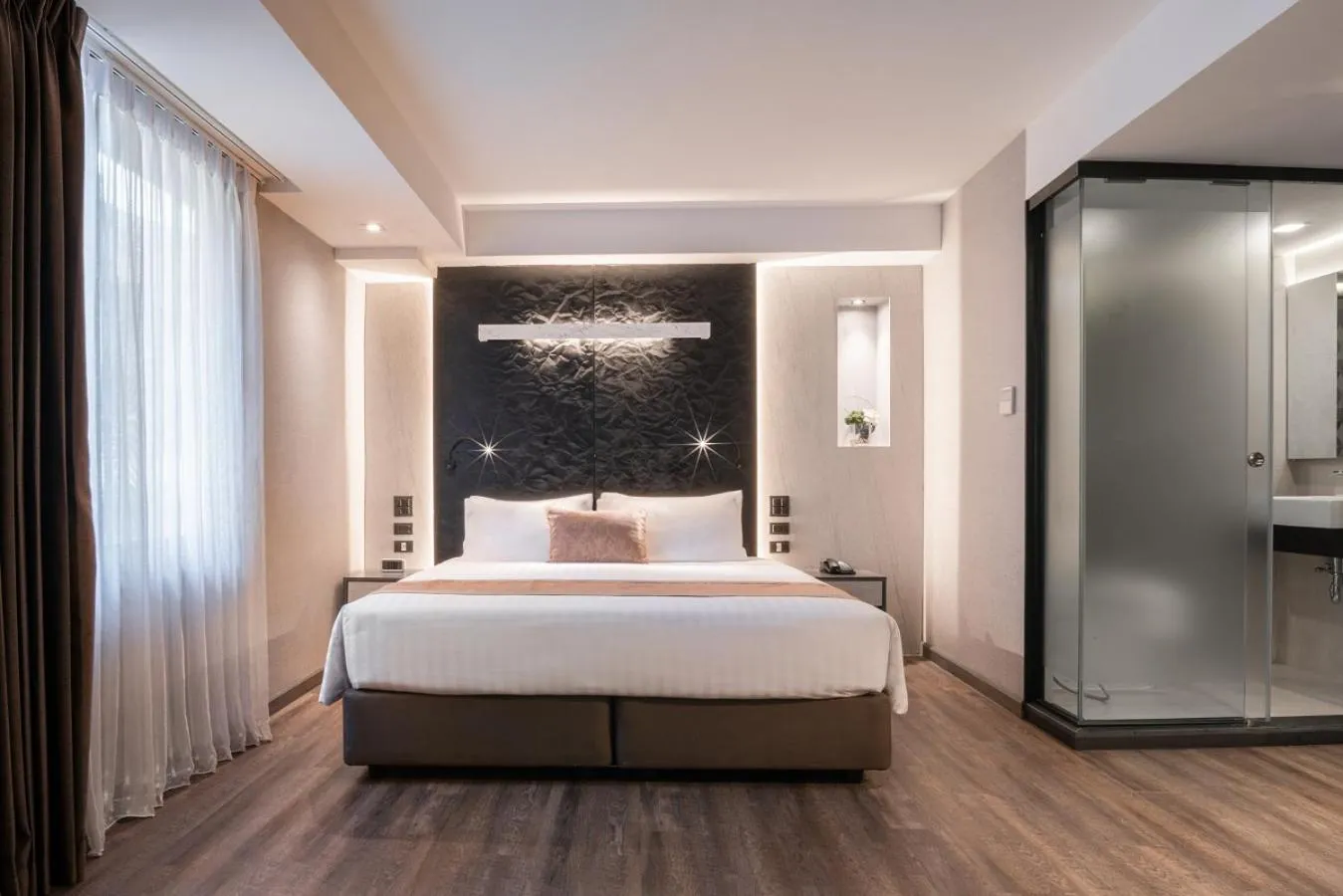  Premium Corner in Aspira Gems Center Silom