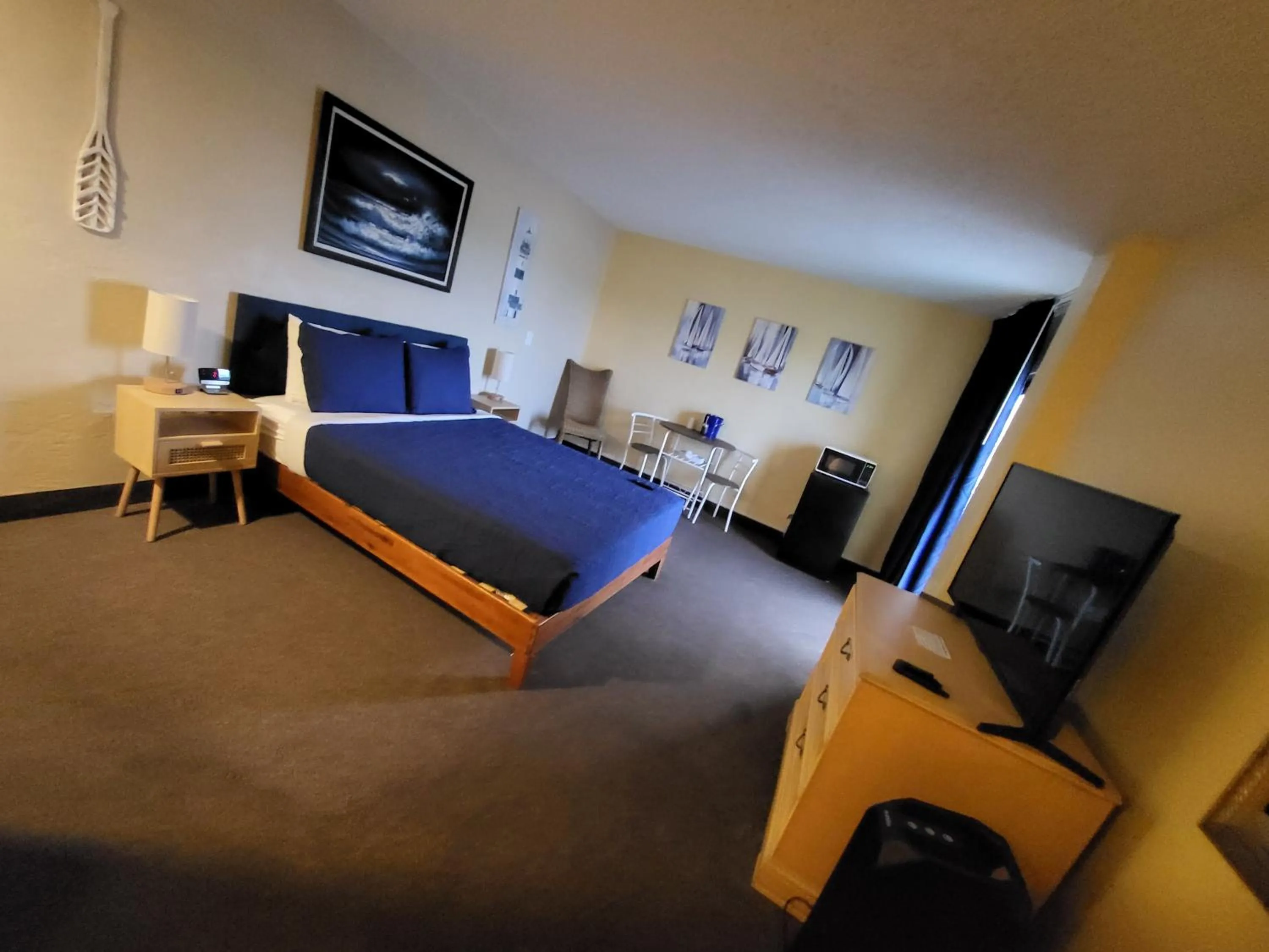 Queen Room in Beachside Hotel