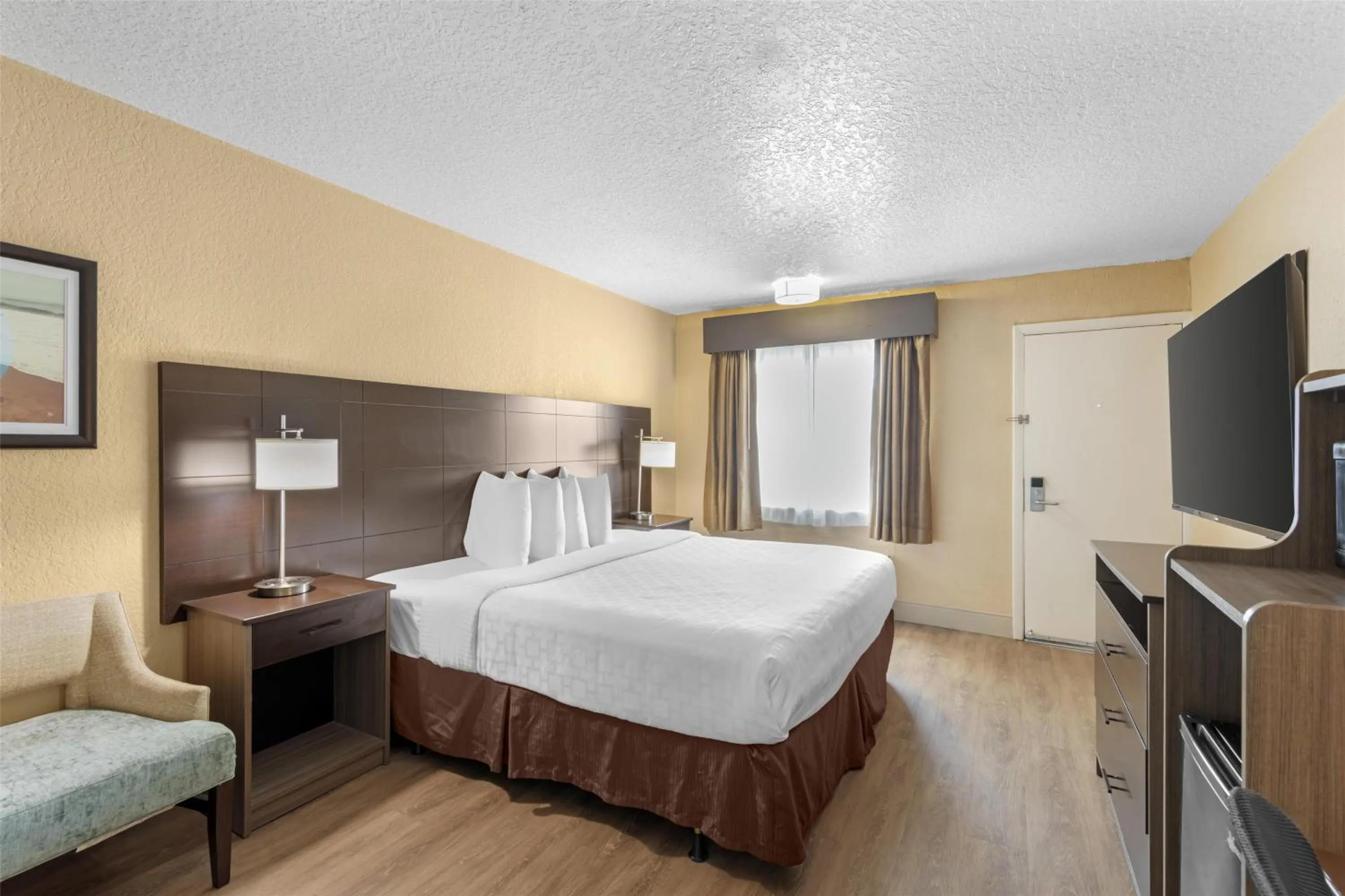 King Room - Mobility Accessible - Non-Smoking in Best Western Space Shuttle Inn