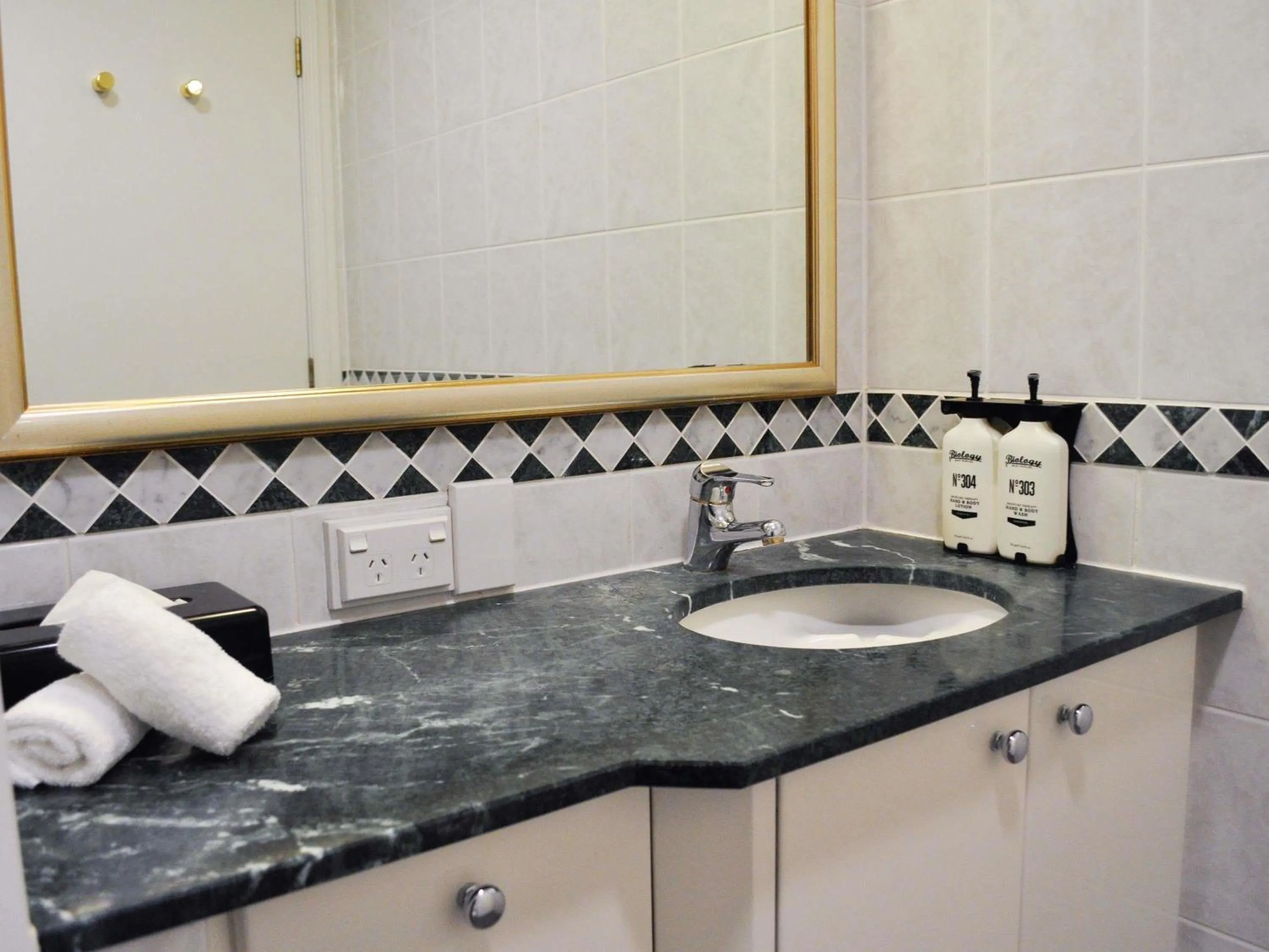 Two Bedroom Apartment  in The Sebel Quay West Auckland