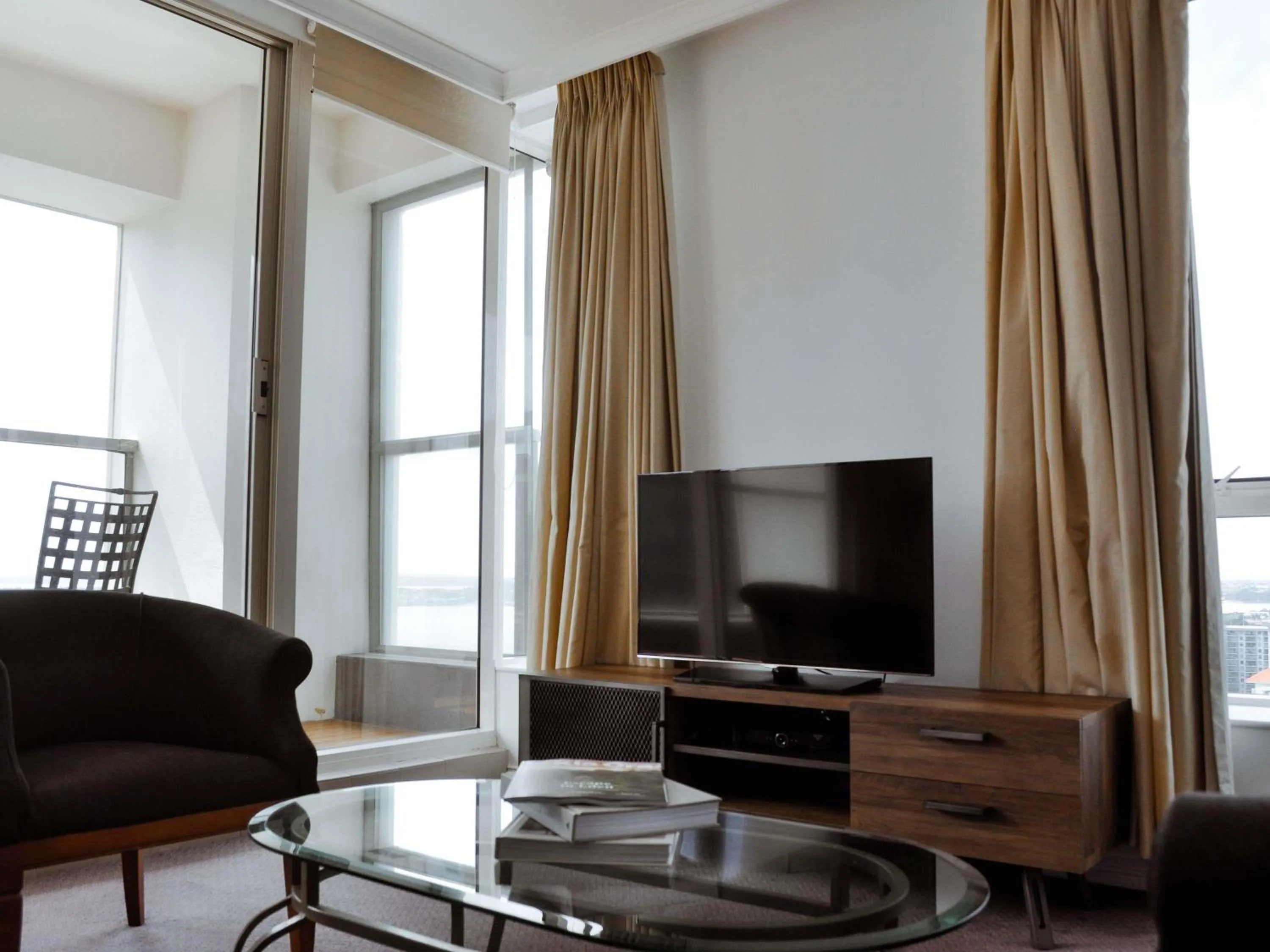 One-Bedroom Apartment in The Sebel Quay West Auckland