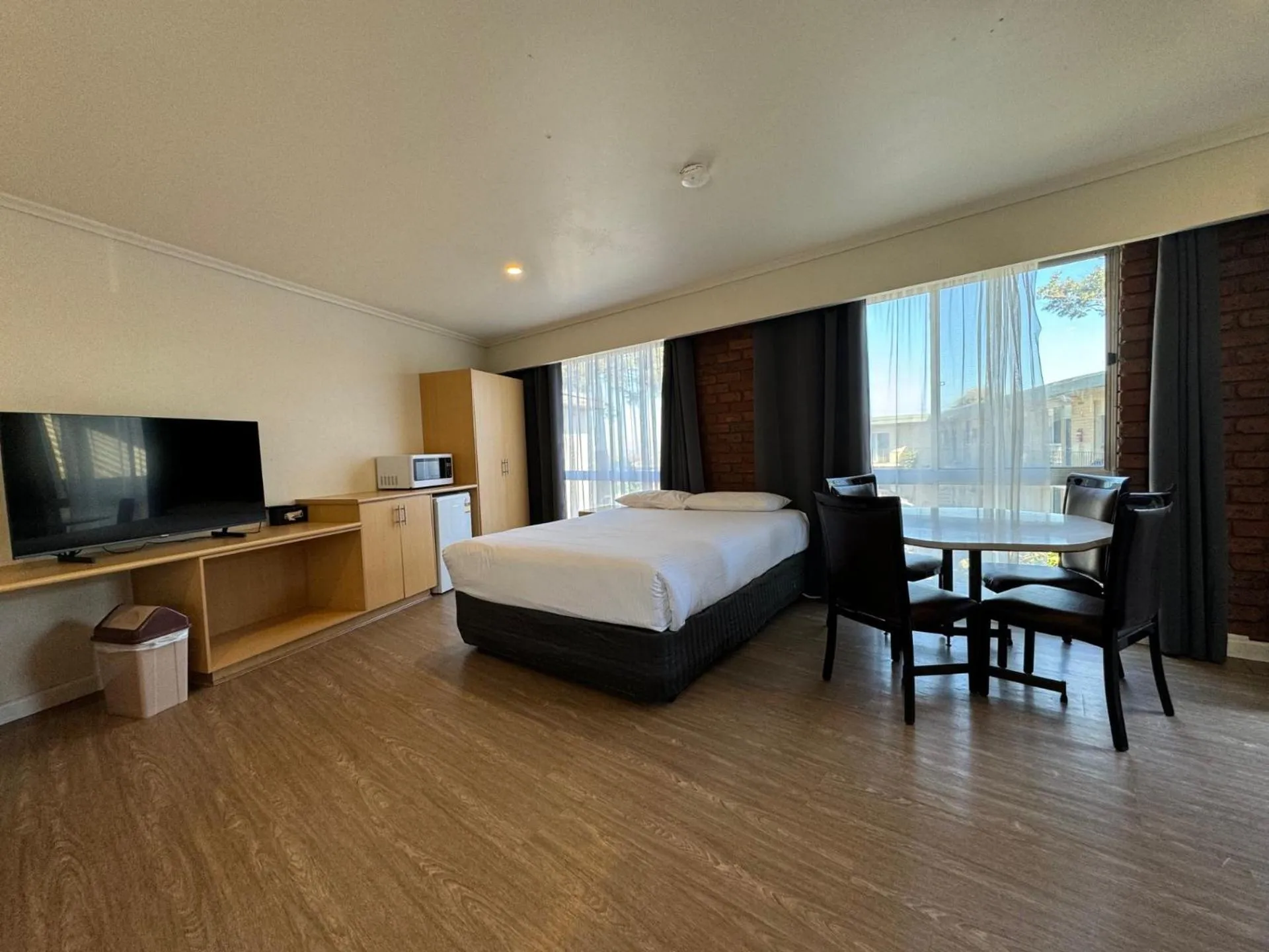 Family Room for 6 in Dandenong Motel