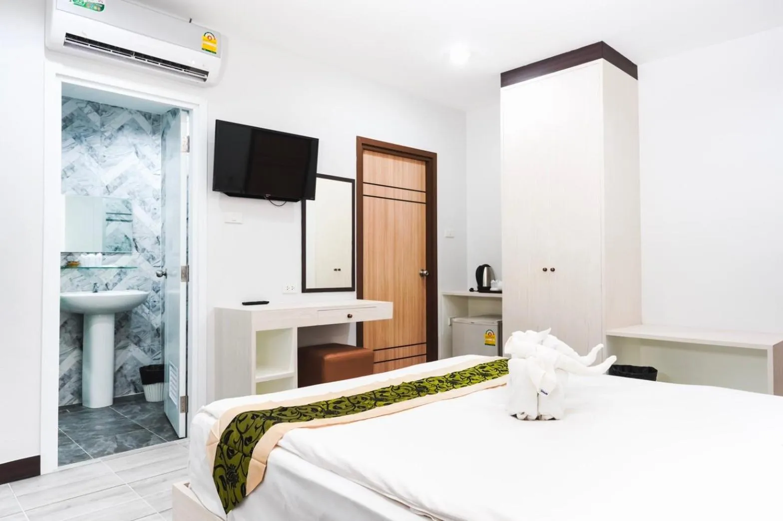 Deluxe Double Room in Neptuna Hotel