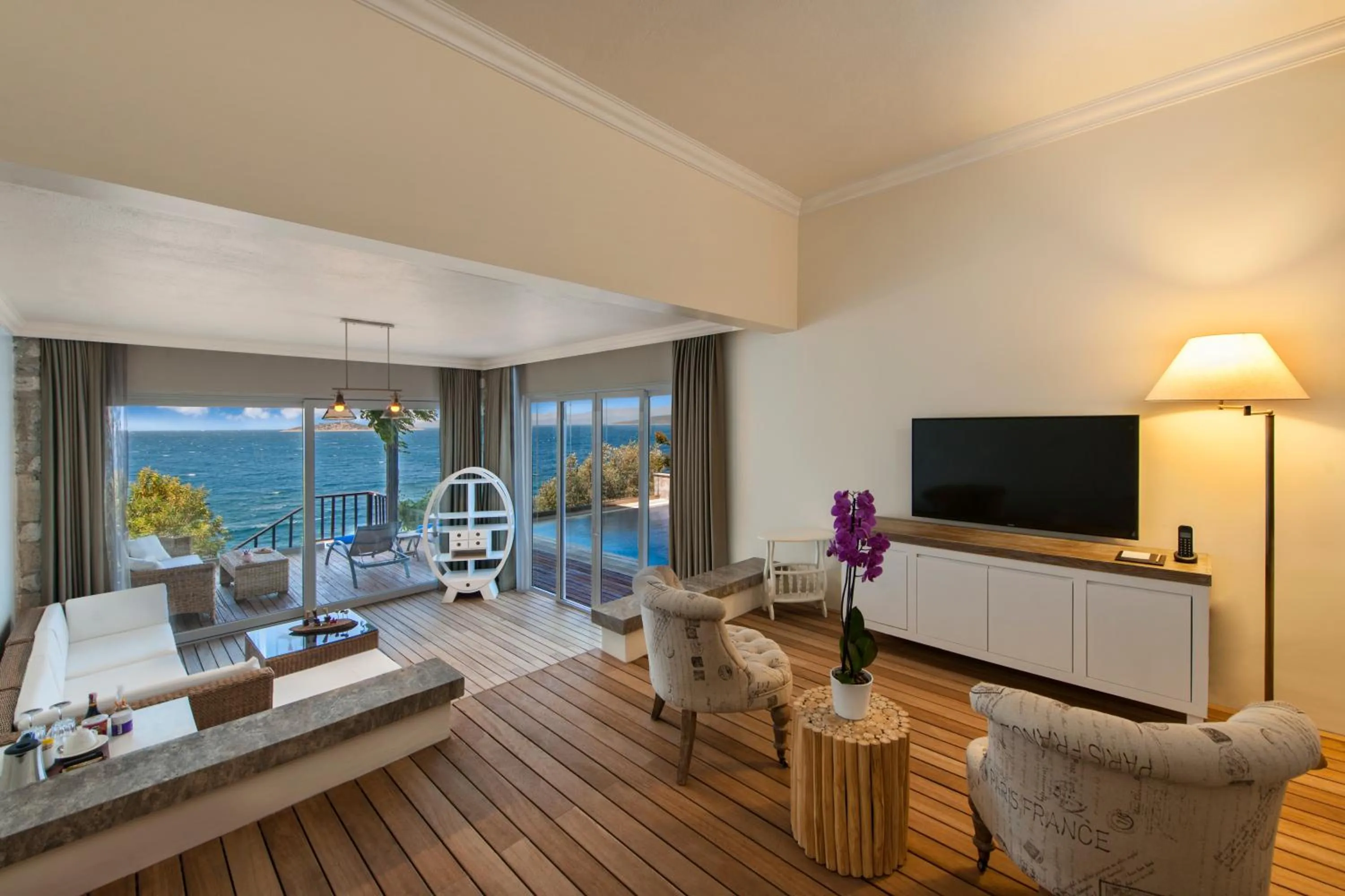 Suite with Private Pool in Sarpedor Boutique Hotel